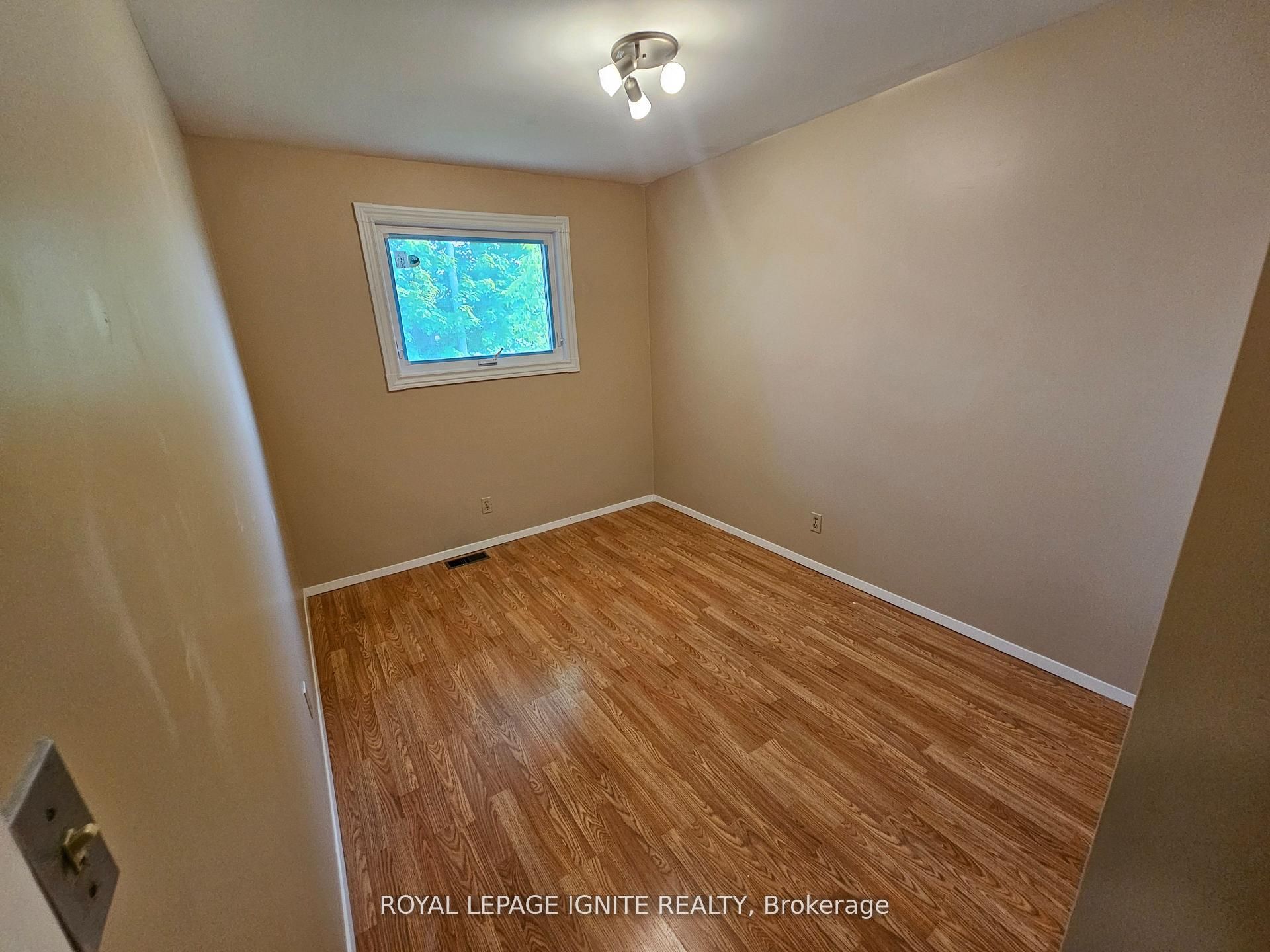 253 Woodland Drive N Property Photo 4