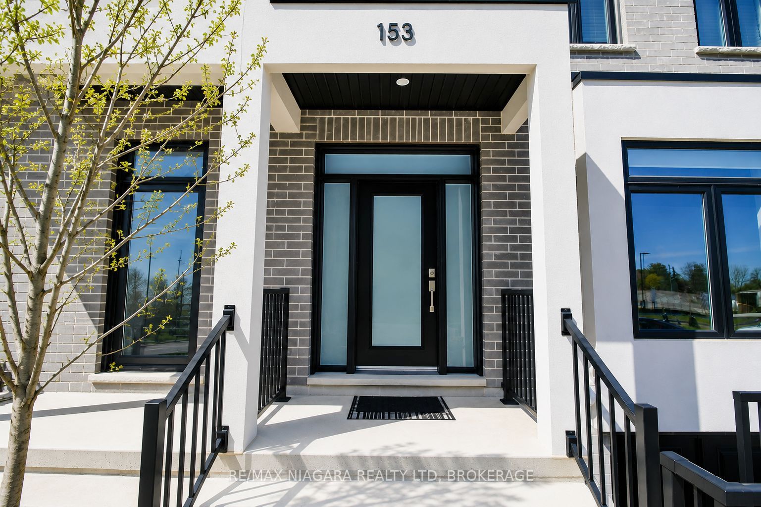 153 Summersides Boulevard Property Photo 2