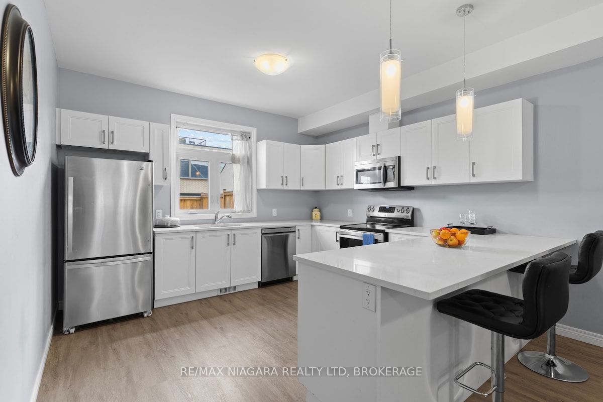 153 Summersides Boulevard Property Photo 8