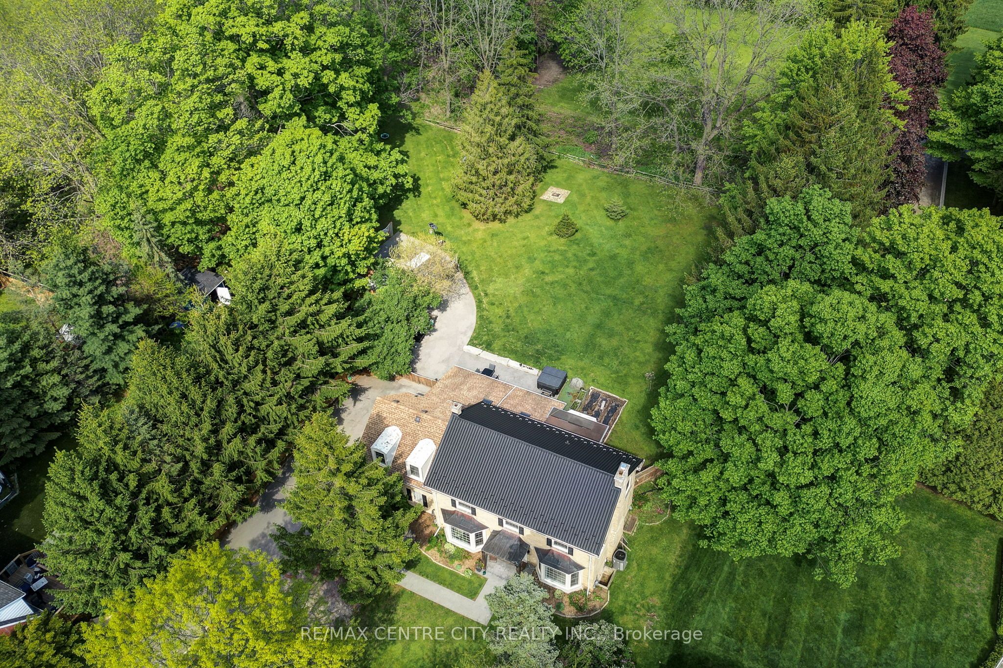 339 Sunset Drive Property Photo 1