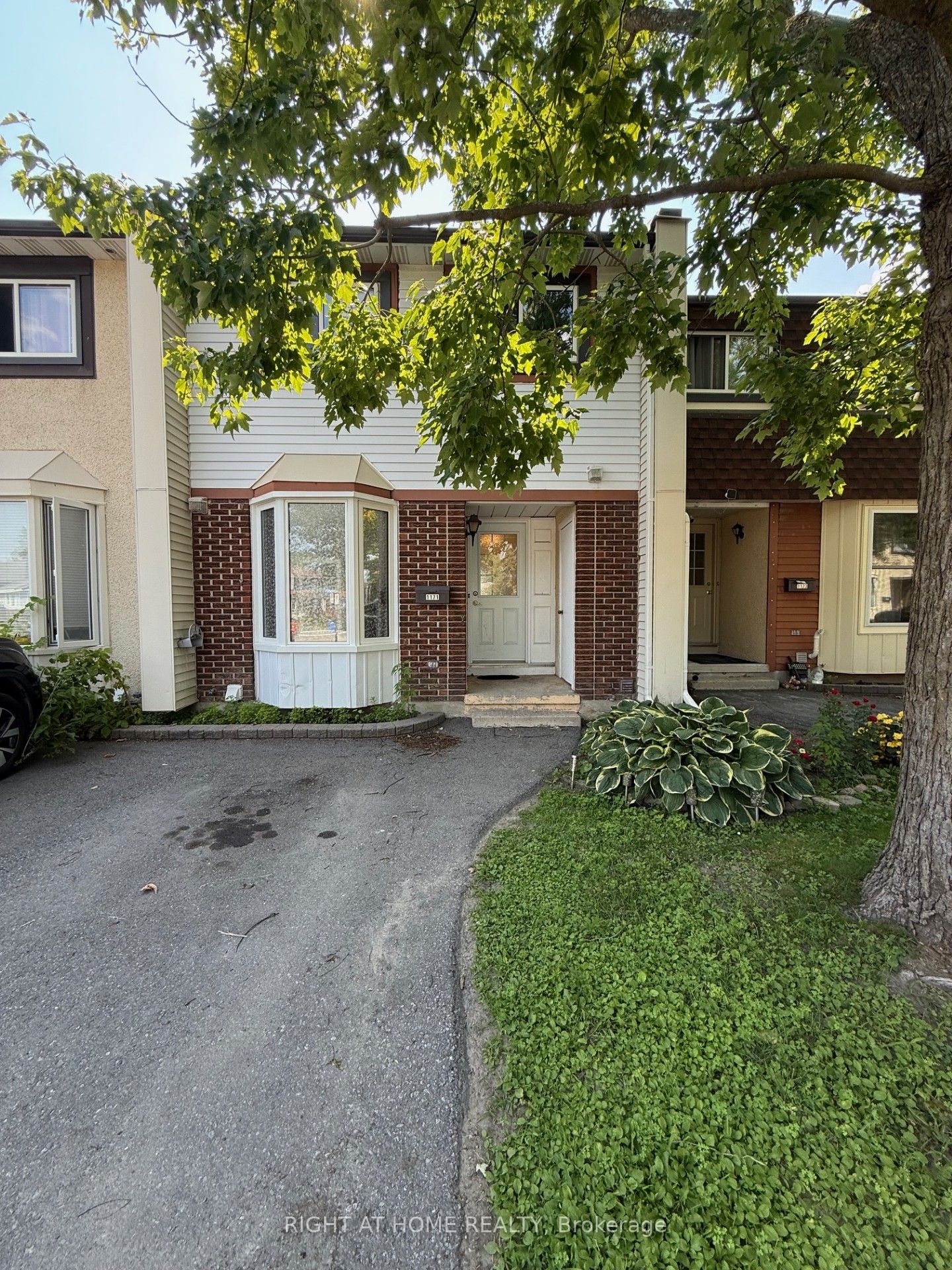 1171 Priory Lane Property Photo 1
