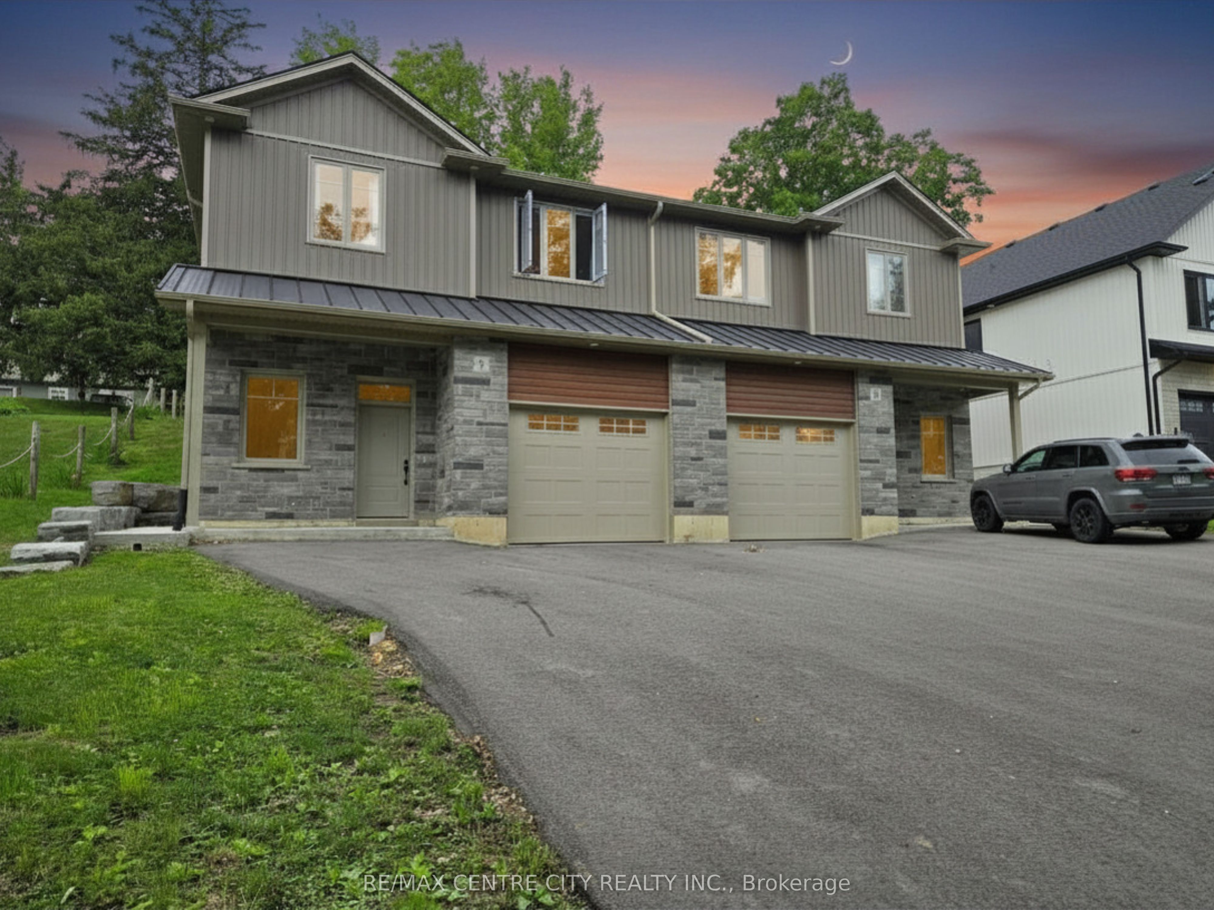 9 Oak Street Upper Property Photo 1