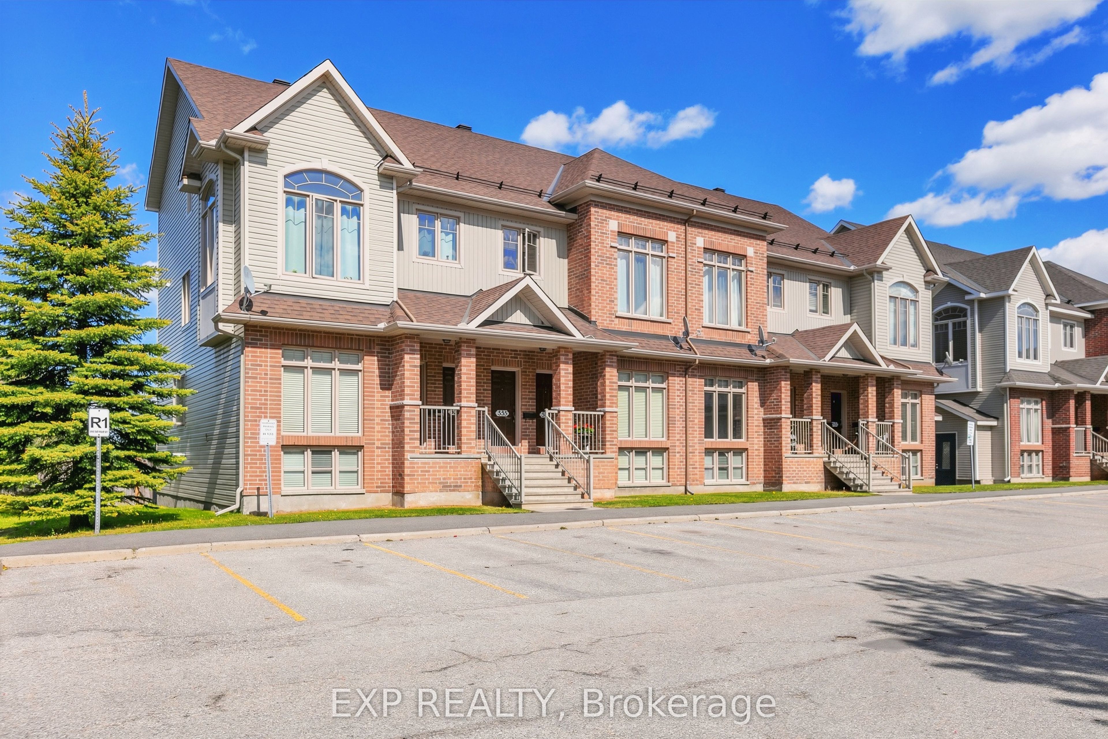 555 REARDON Private Property Photo 1