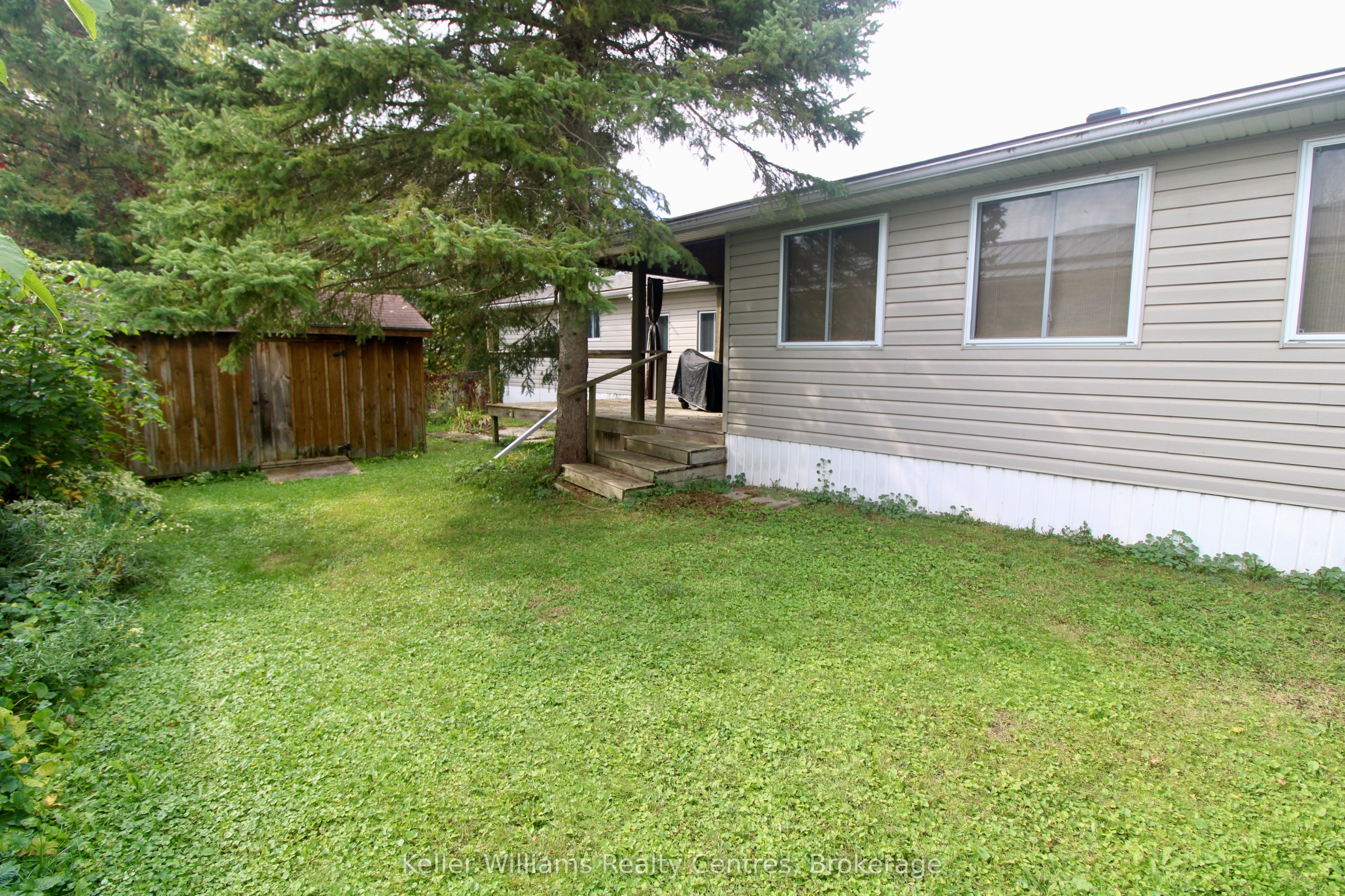 302694 Douglas Street 55 Property Photo 2