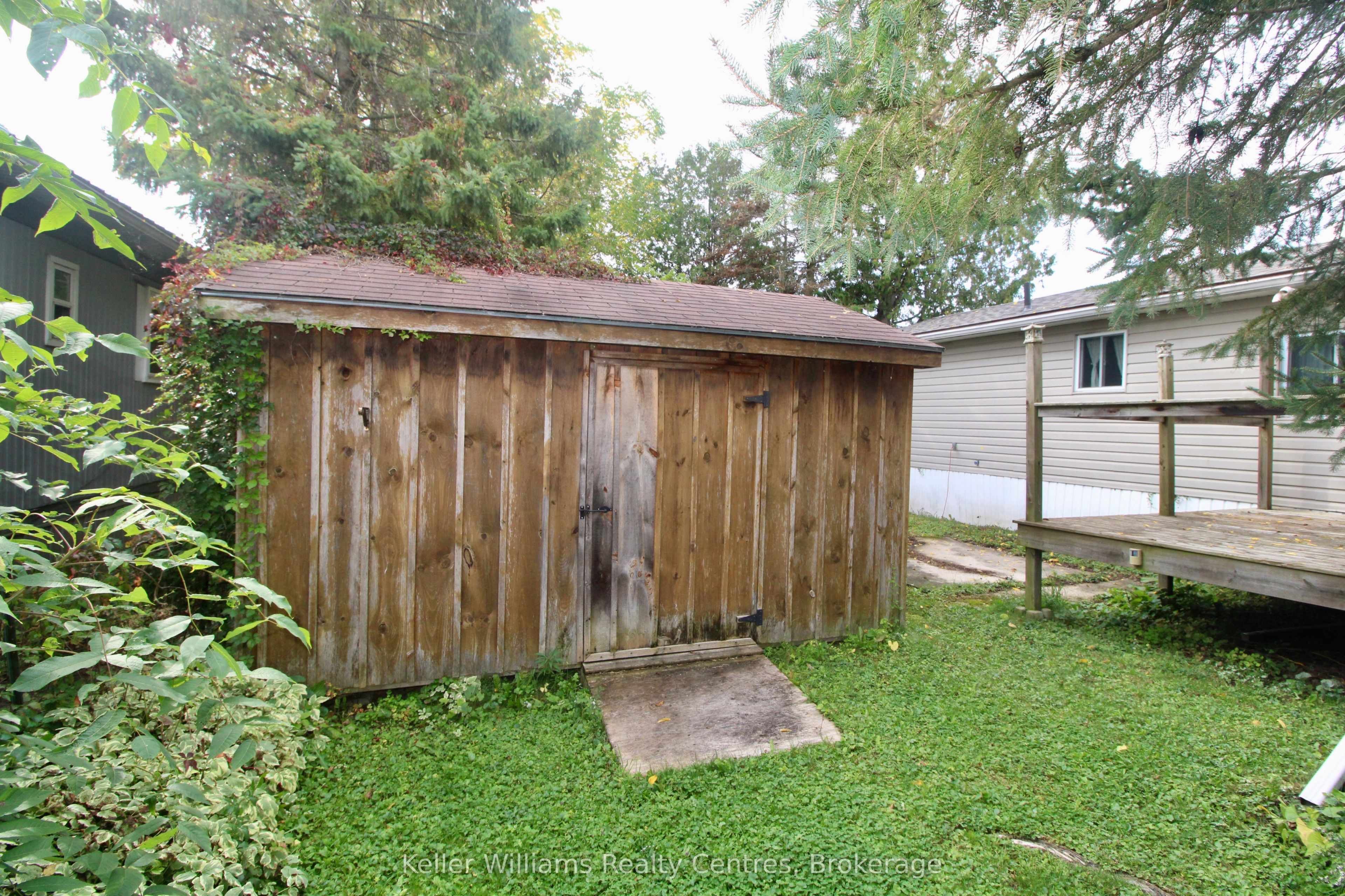 302694 Douglas Street 55 Property Photo 3