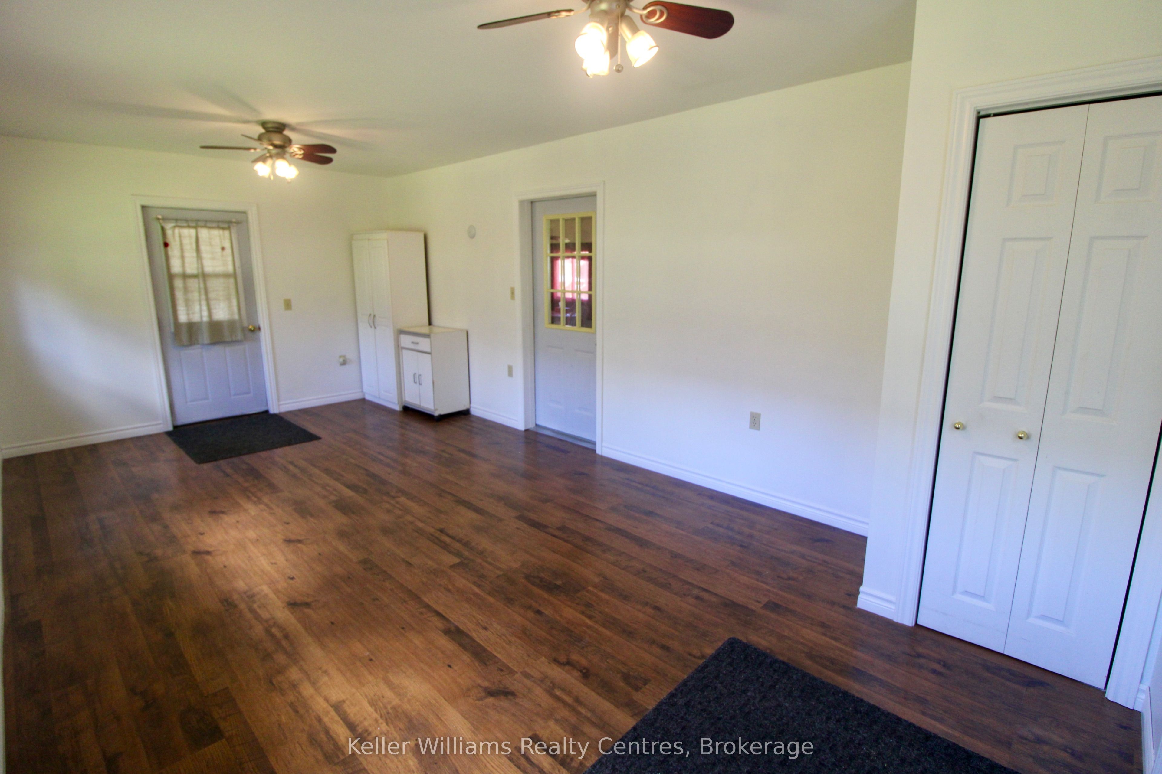 302694 Douglas Street 55 Property Photo 10
