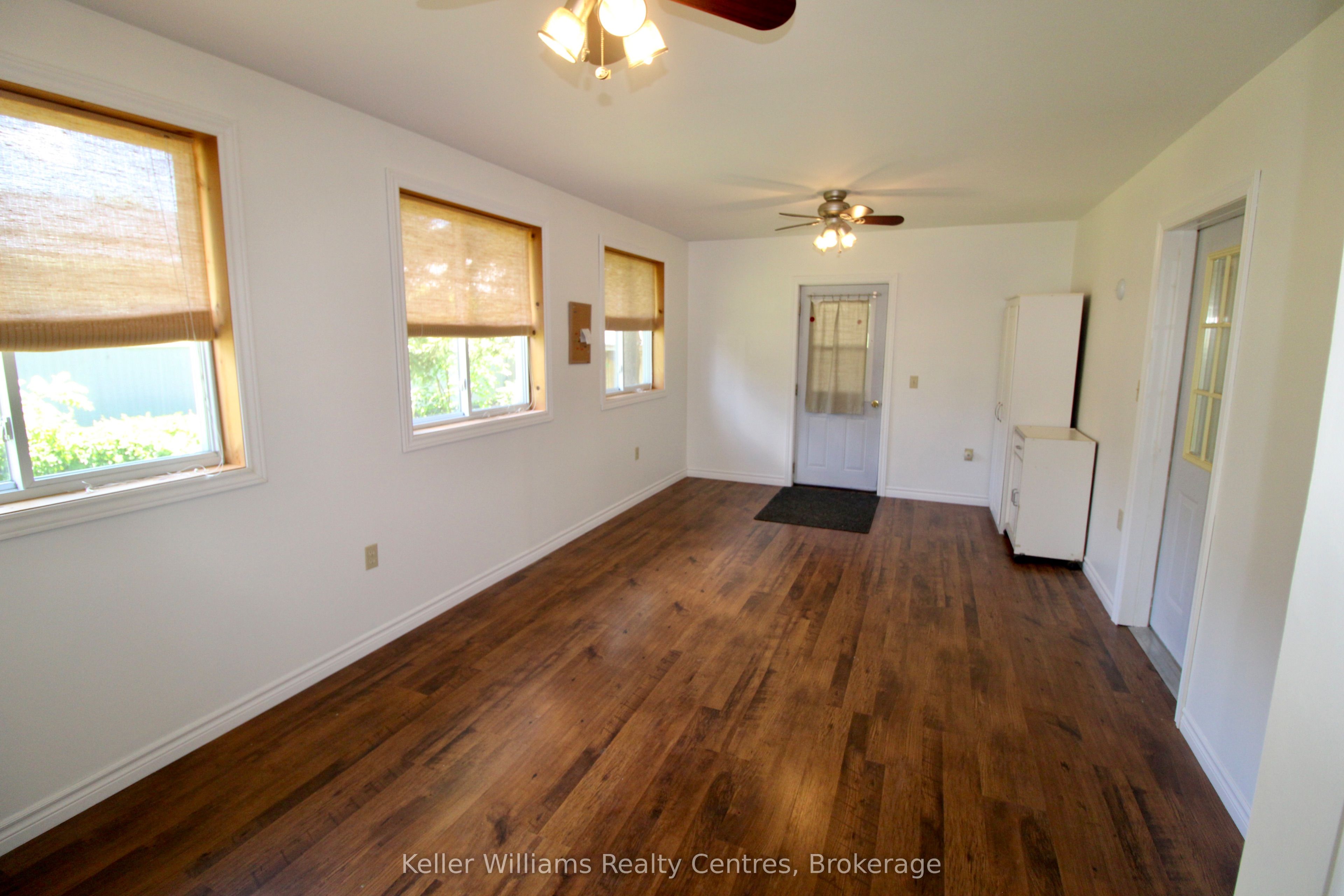 302694 Douglas Street 55 Property Photo 11