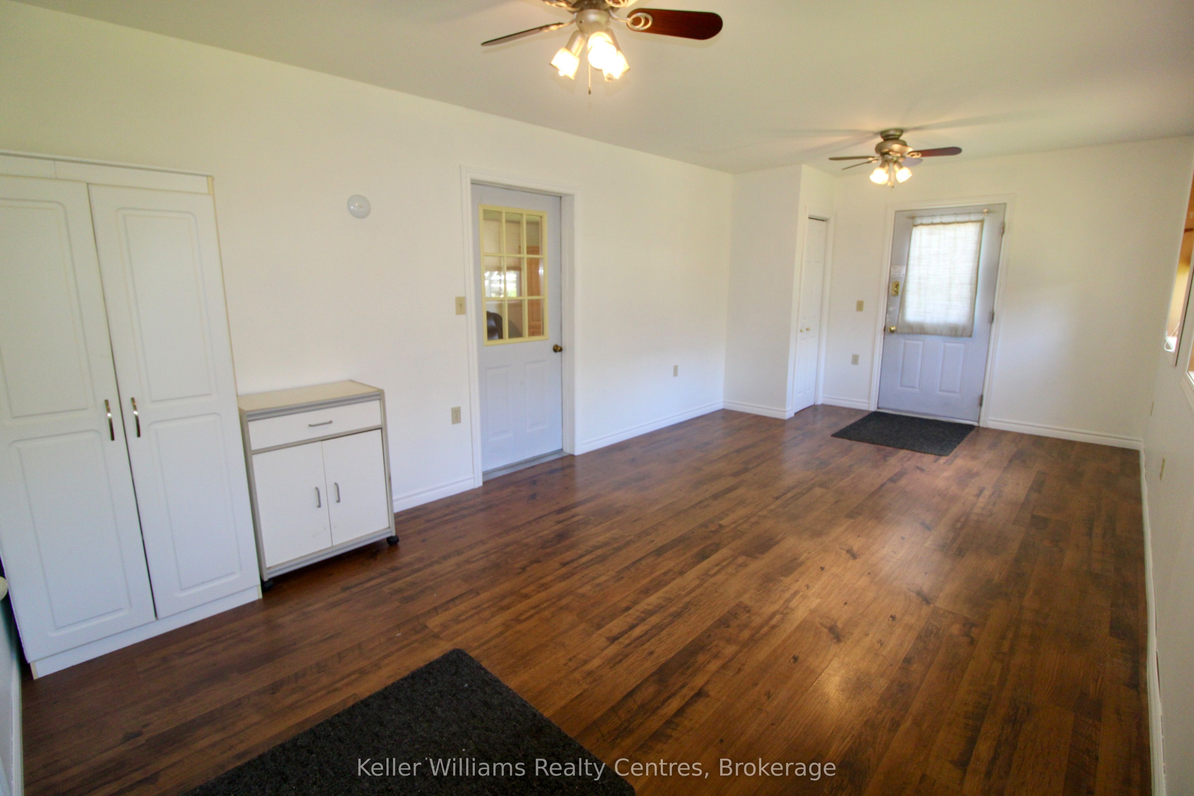 302694 Douglas Street 55 Property Photo 13