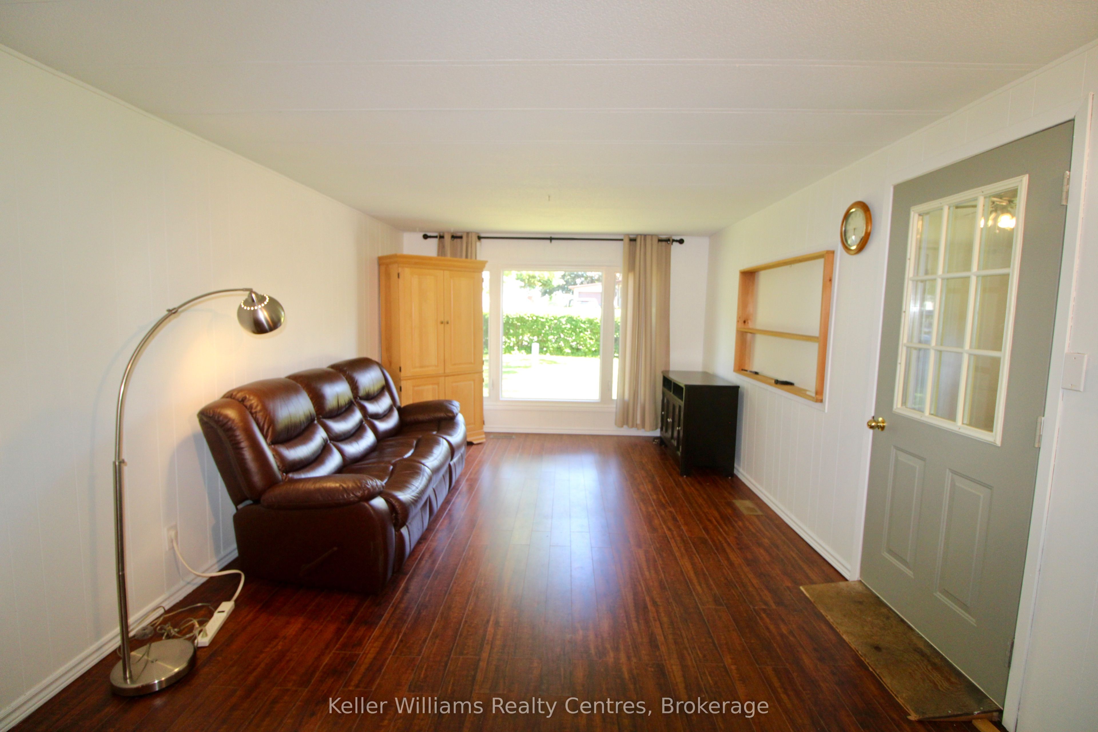 302694 Douglas Street 55 Property Photo 15