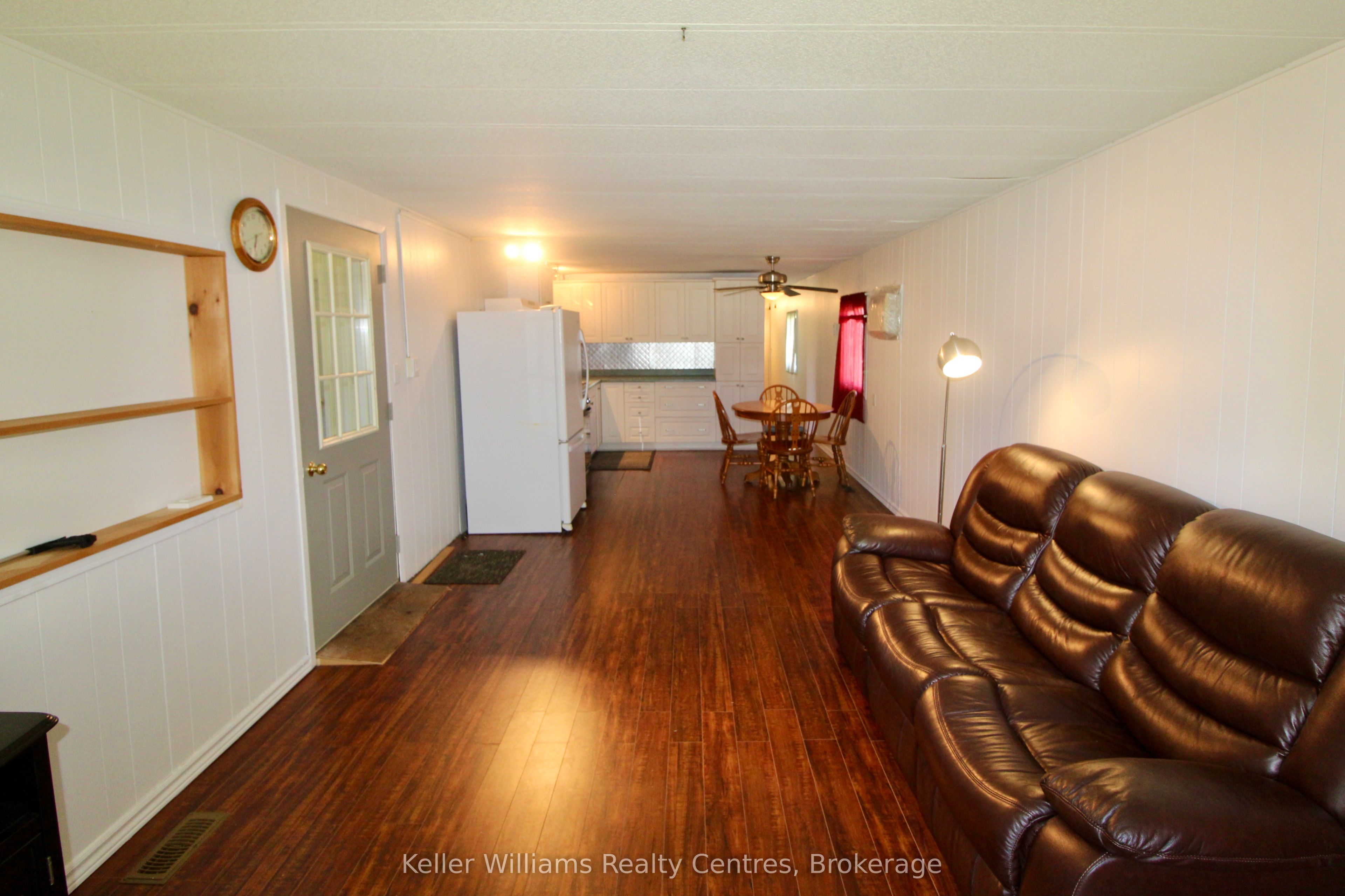 302694 Douglas Street 55 Property Photo 16