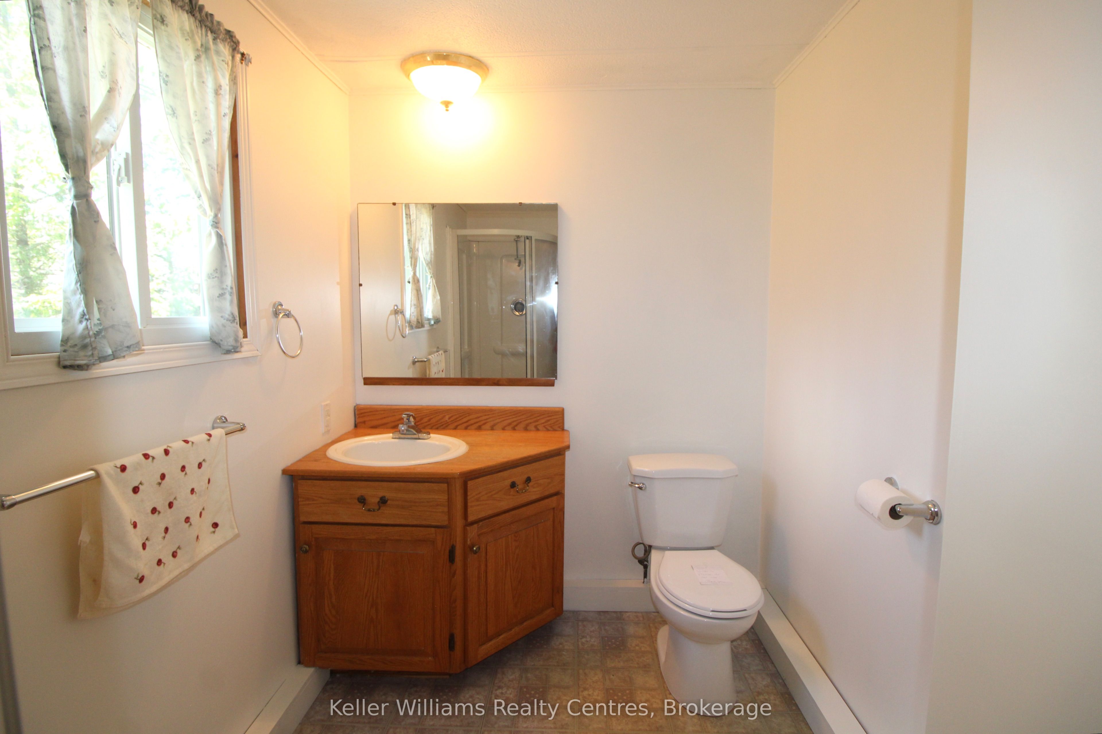 302694 Douglas Street 55 Property Photo 23