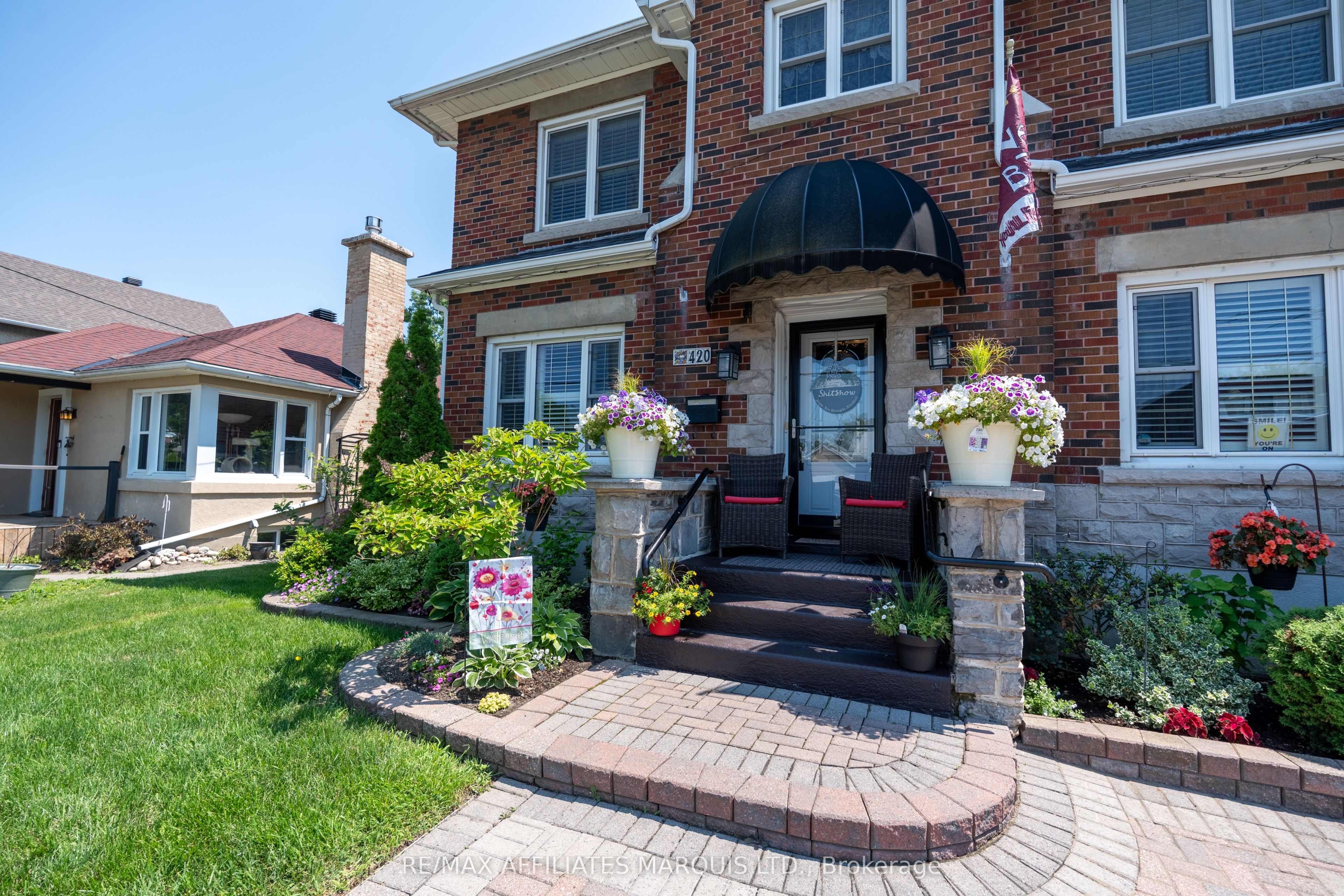 420 Third Street W Property Photo 2