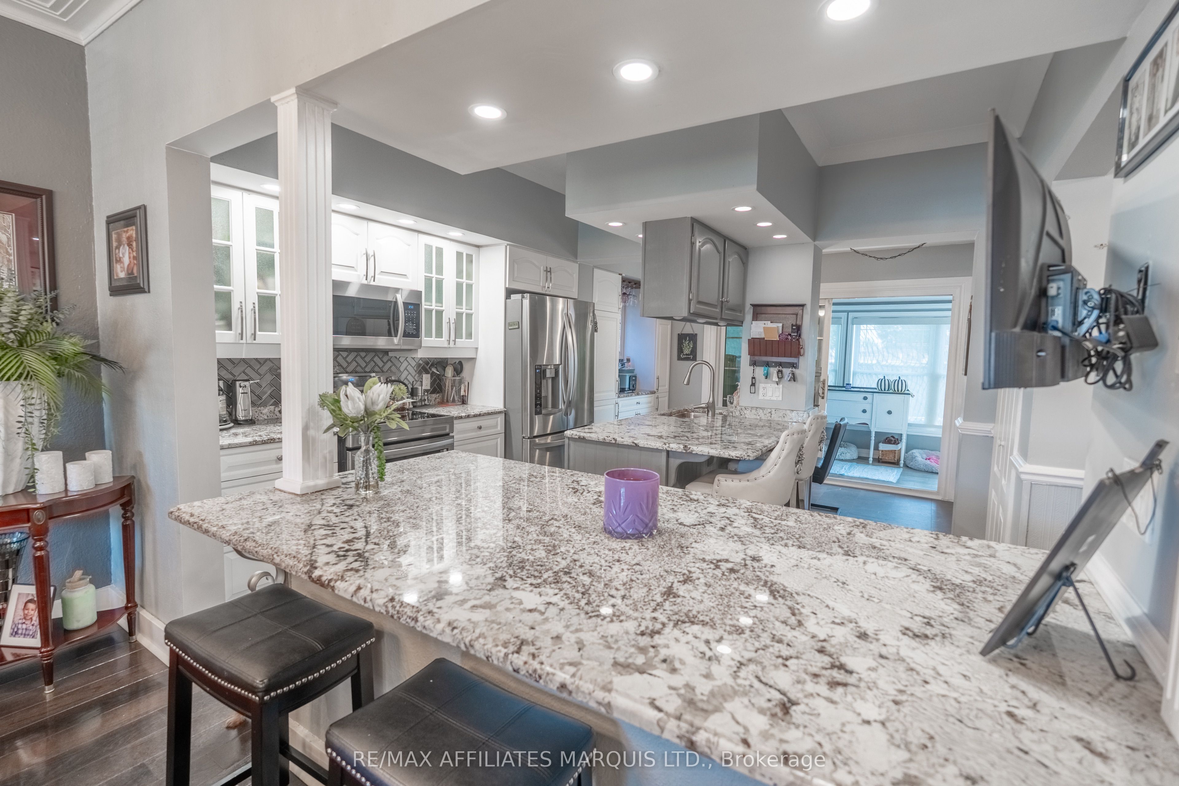 420 Third Street W Property Photo 6
