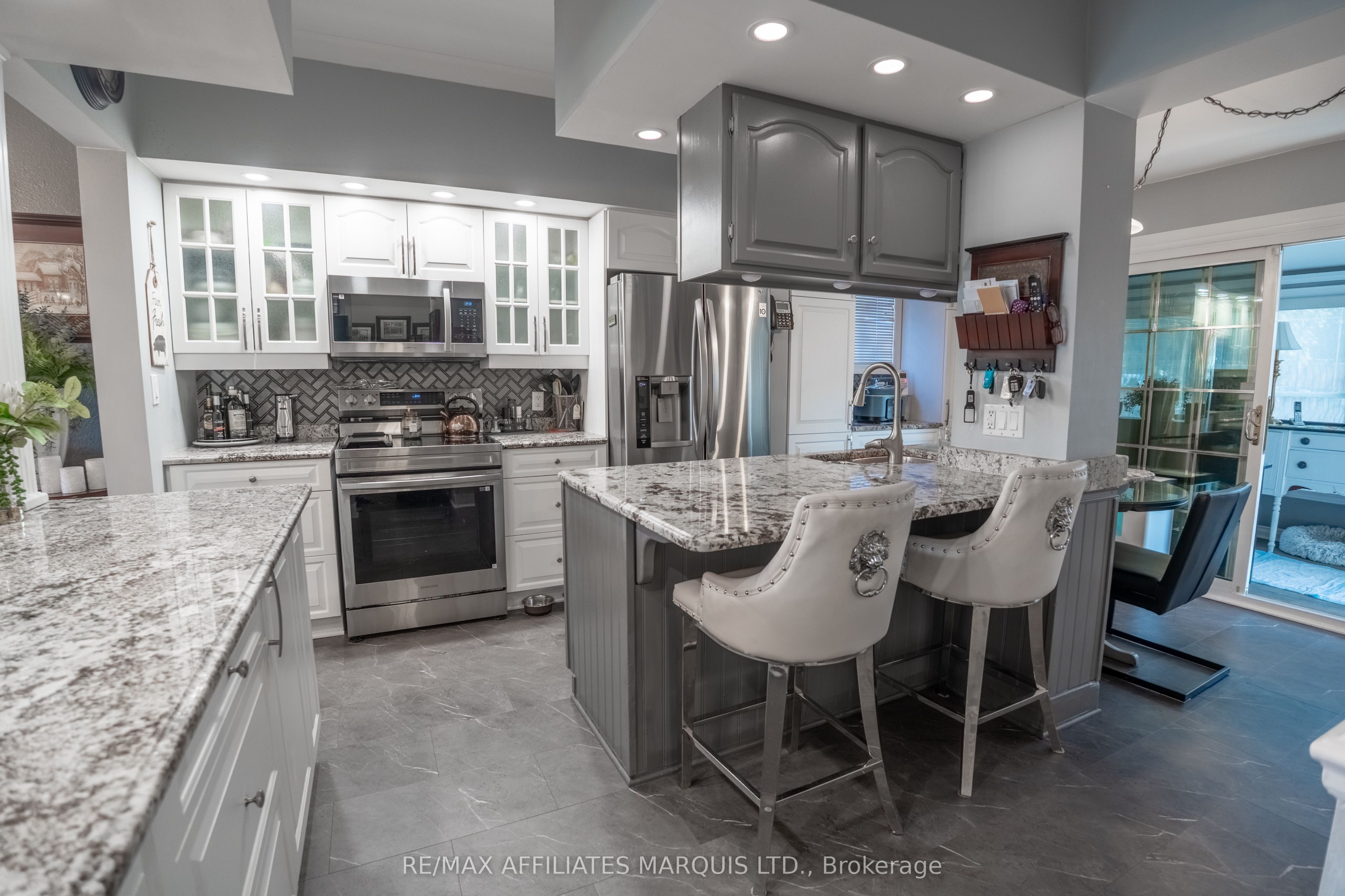 420 Third Street W Property Photo 7