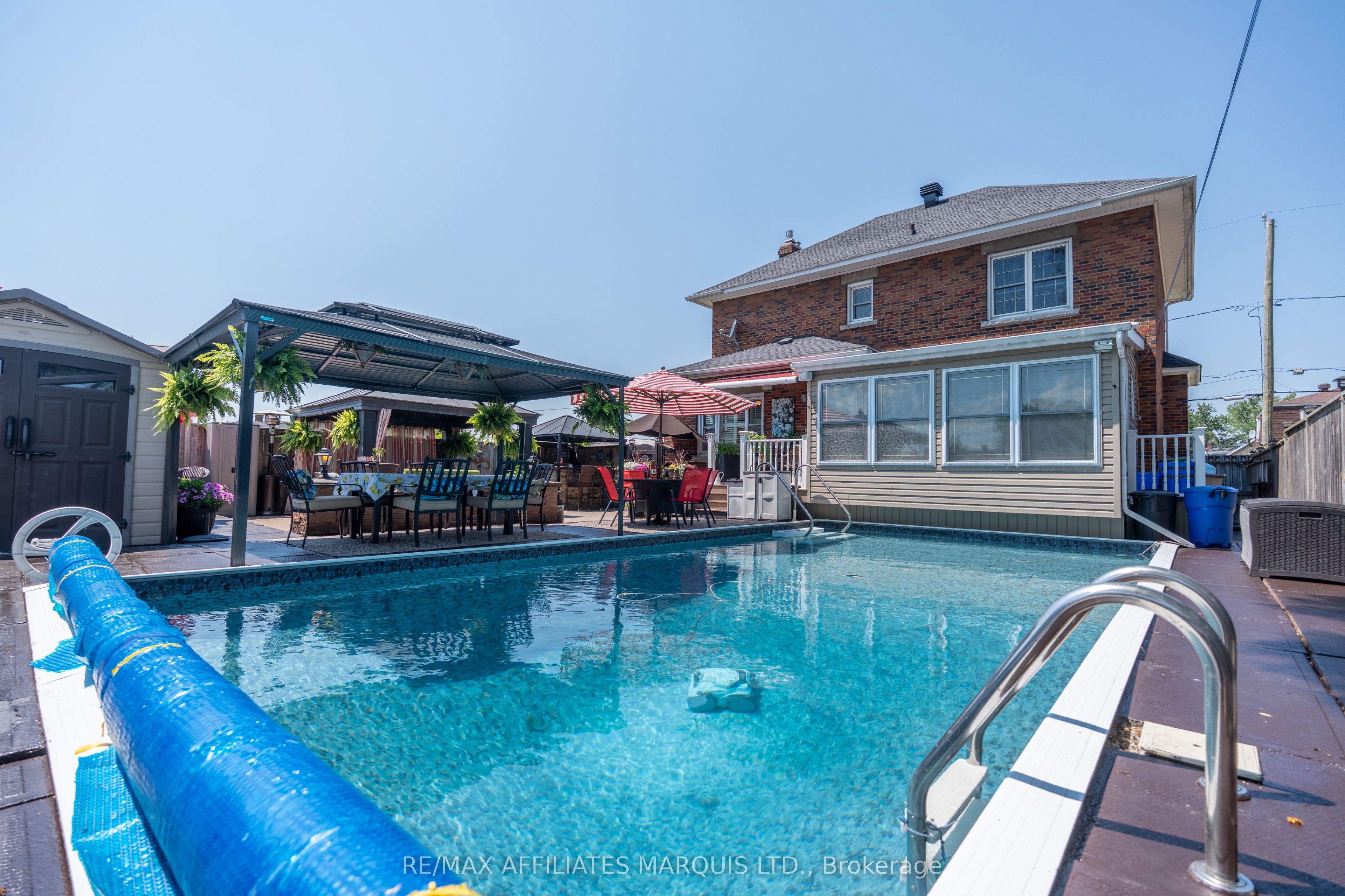 420 Third Street W Property Photo 14