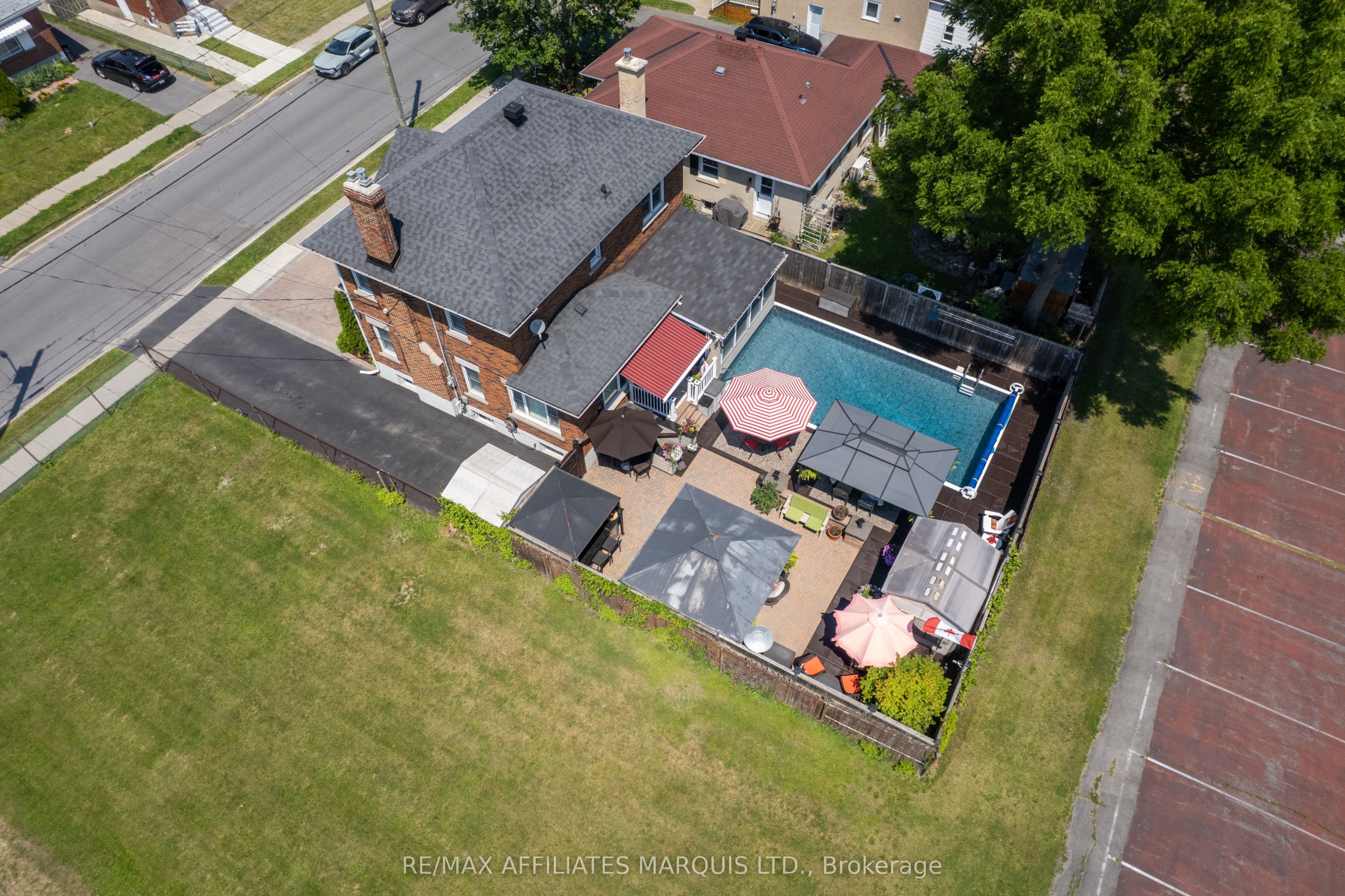 420 Third Street W Property Photo 40