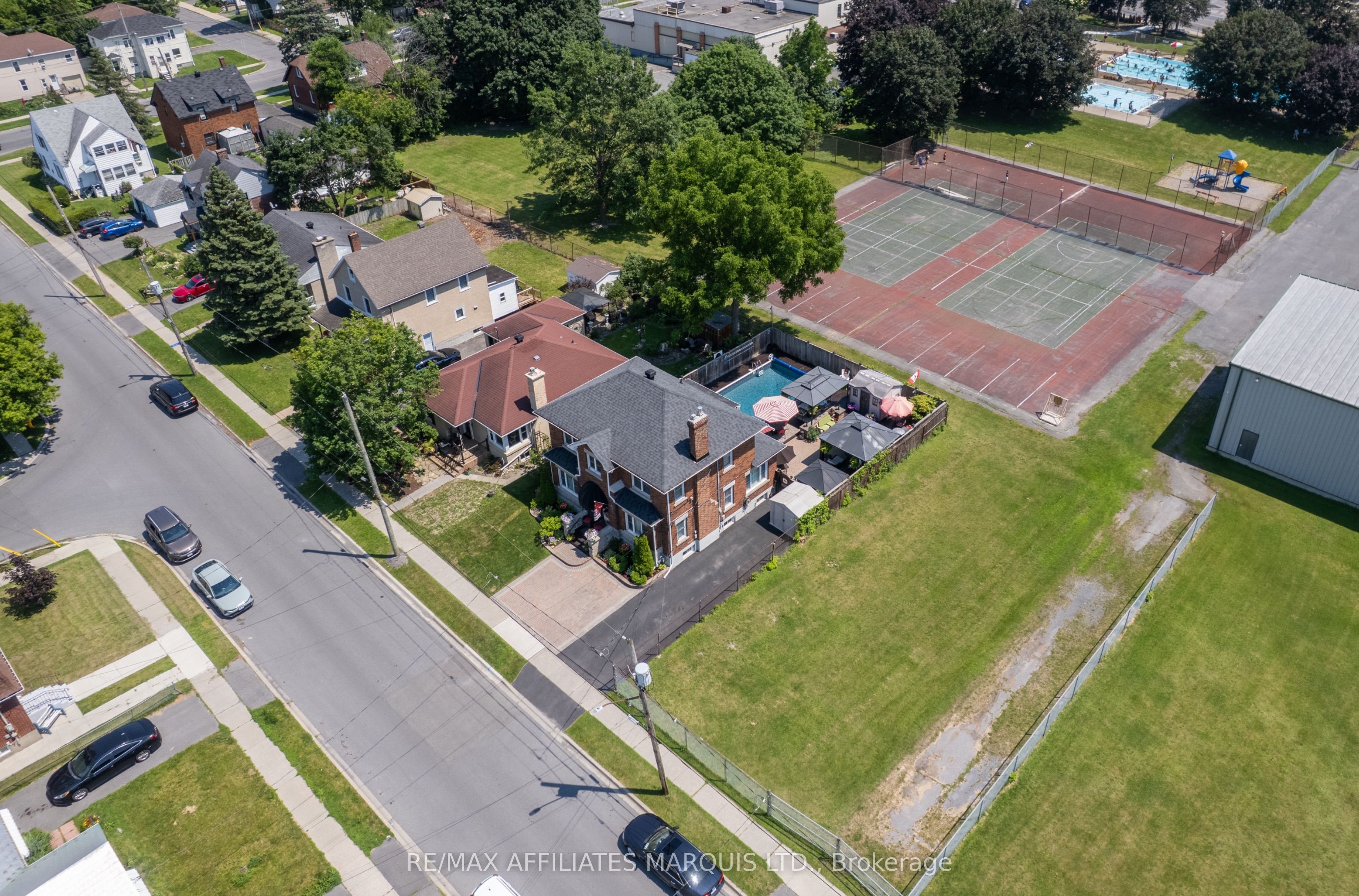 420 Third Street W Property Photo 40