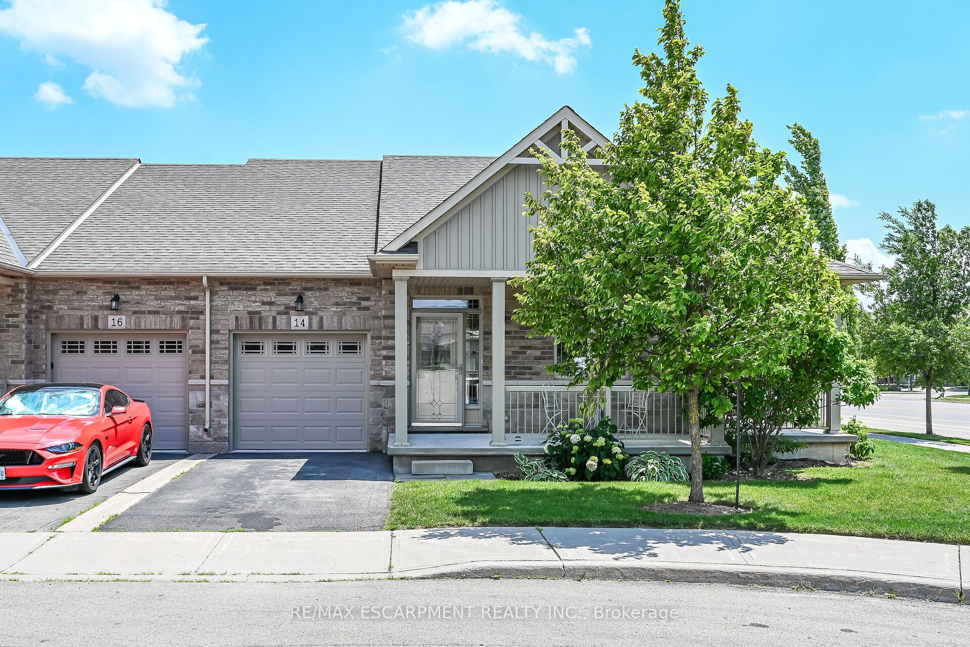 14 Ecker Lane Property Photo 1