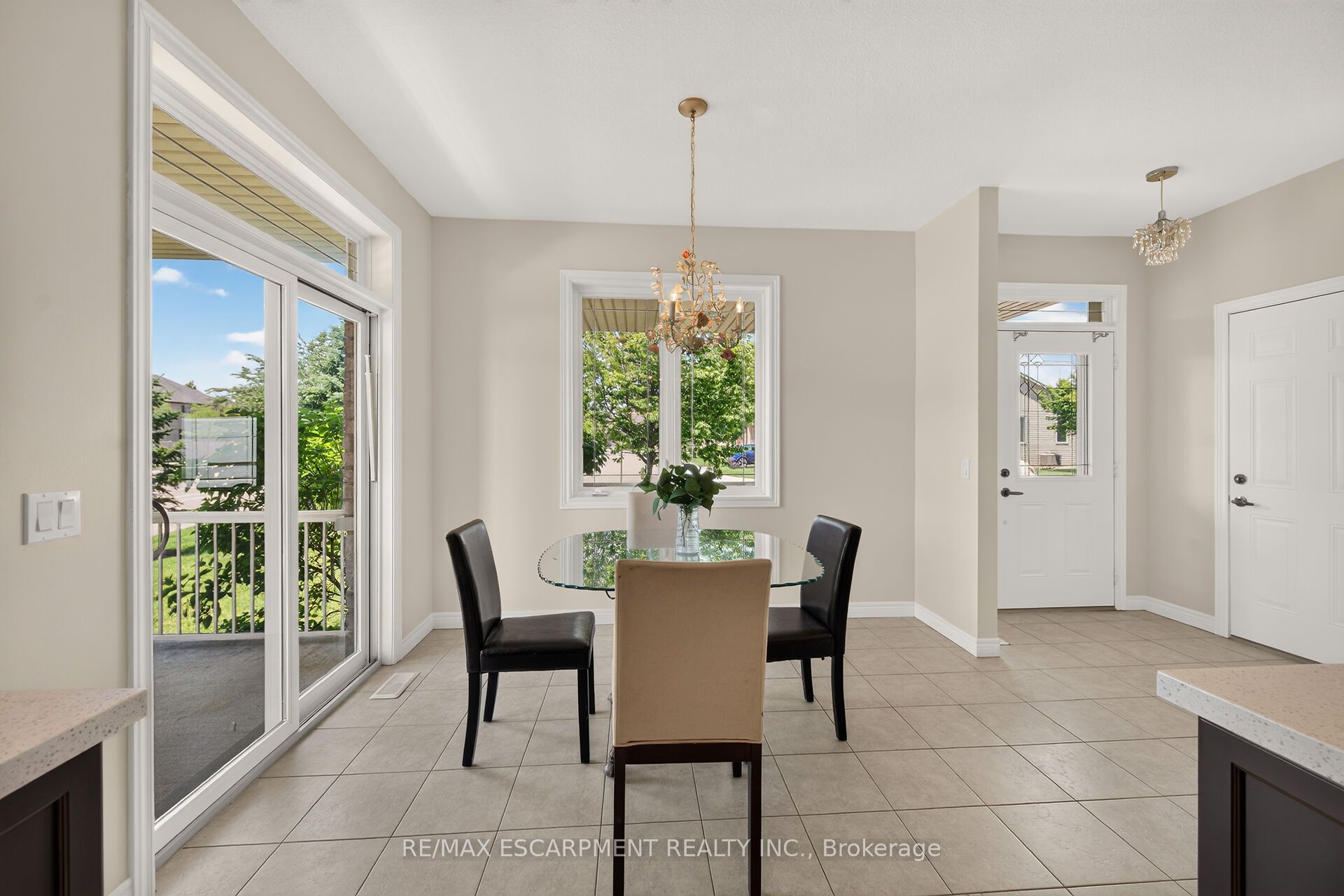 14 Ecker Lane Property Photo 8