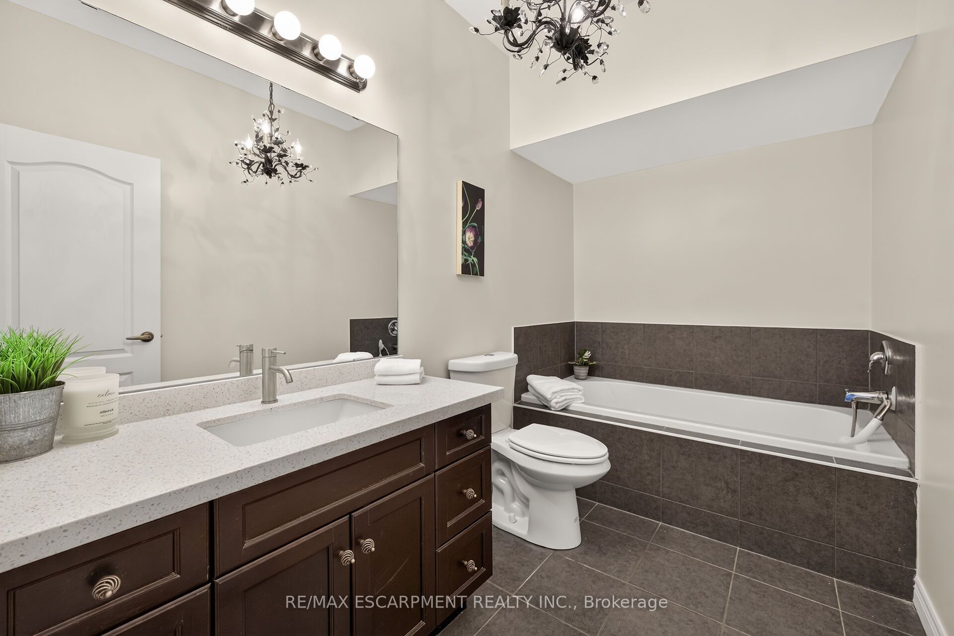 14 Ecker Lane Property Photo 27