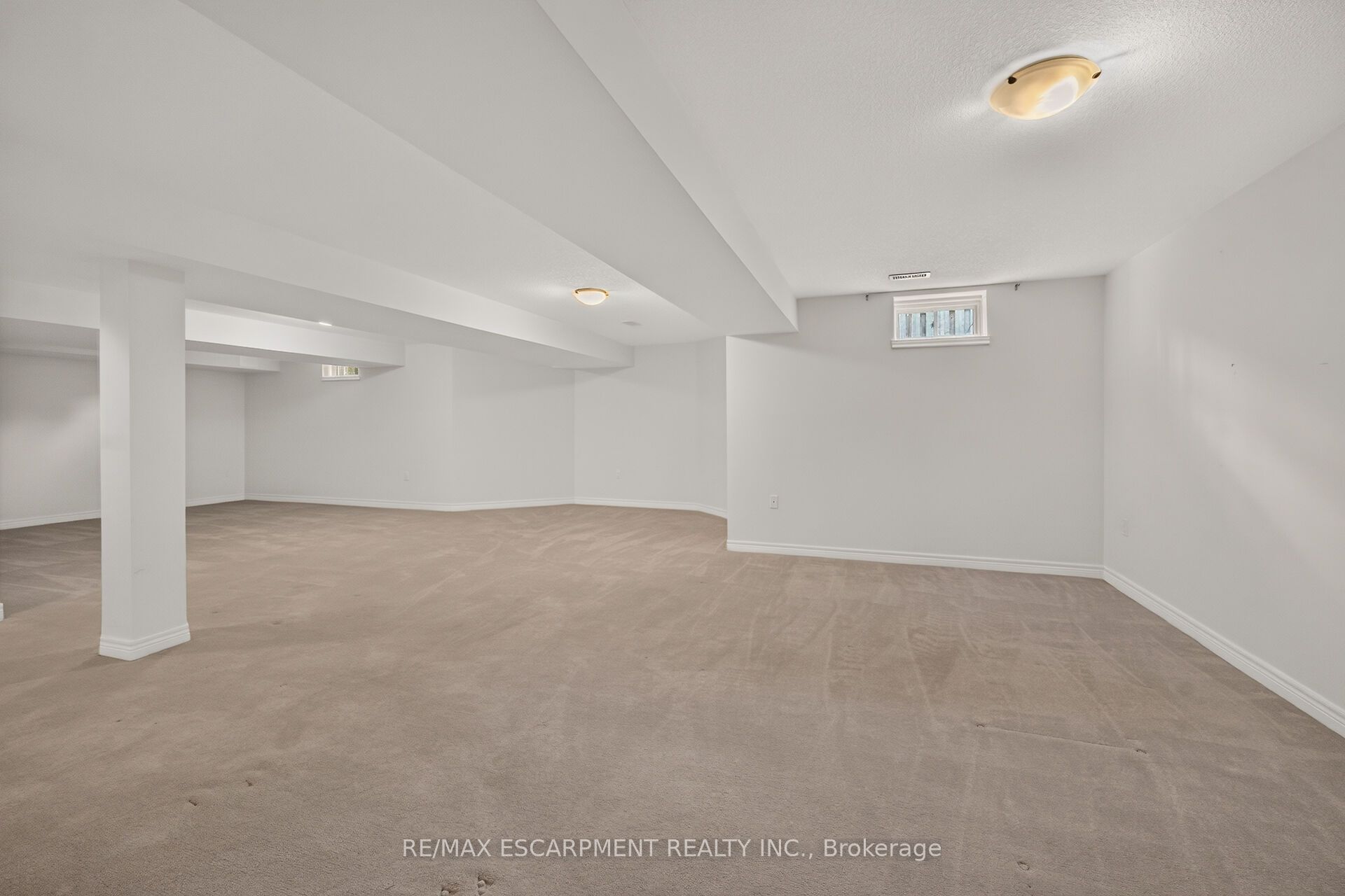 14 Ecker Lane Property Photo 36