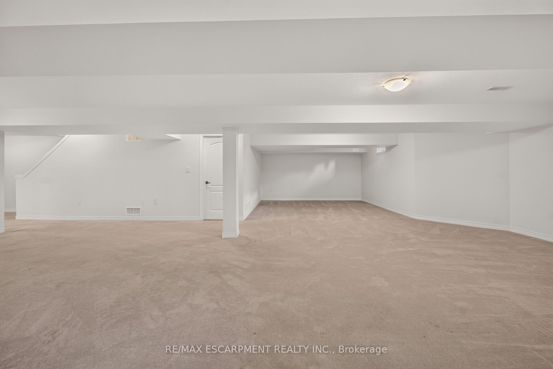 14 Ecker Lane Property Photo 37