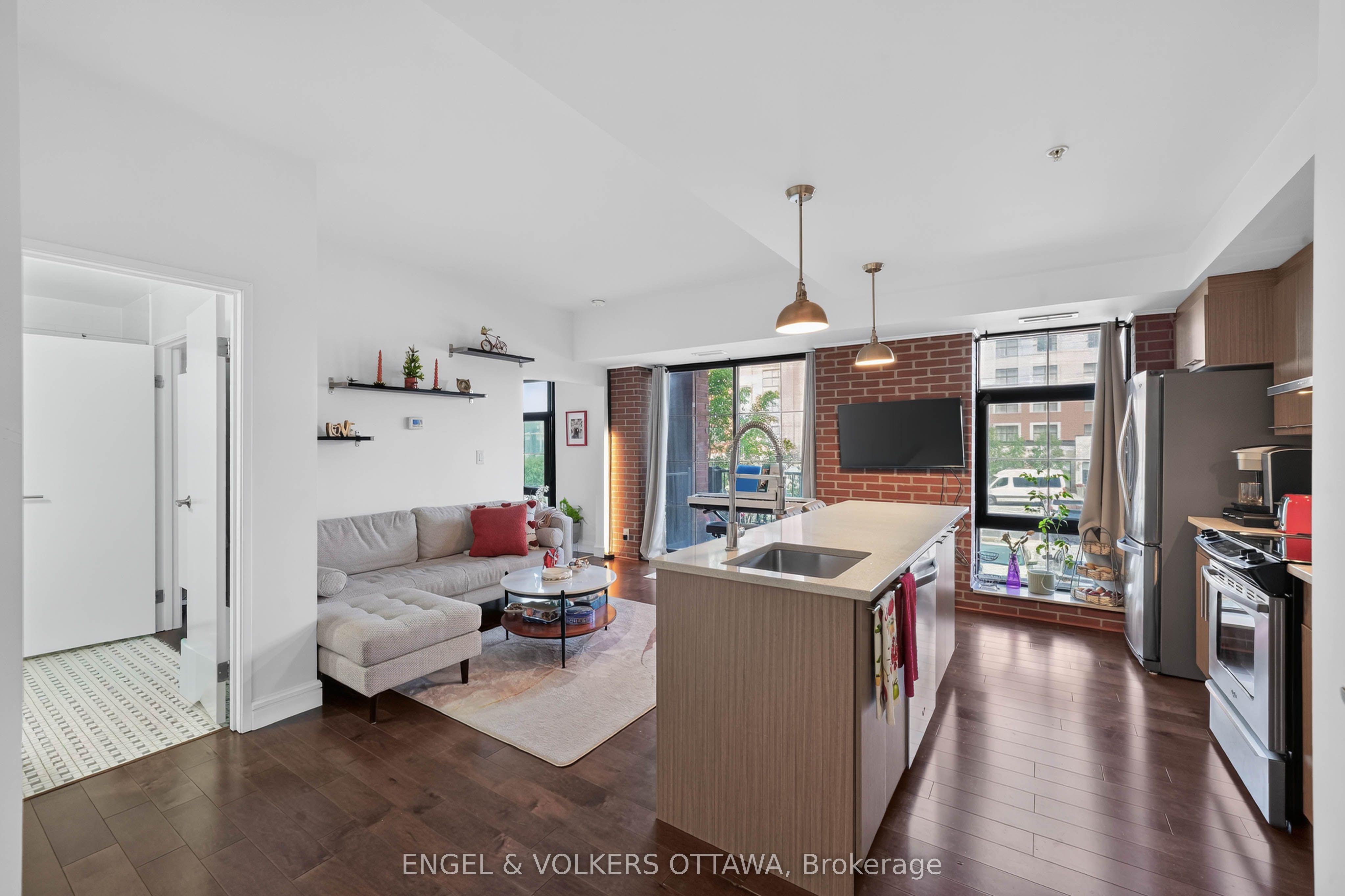 555 Anand Private 206 Property Photo 5