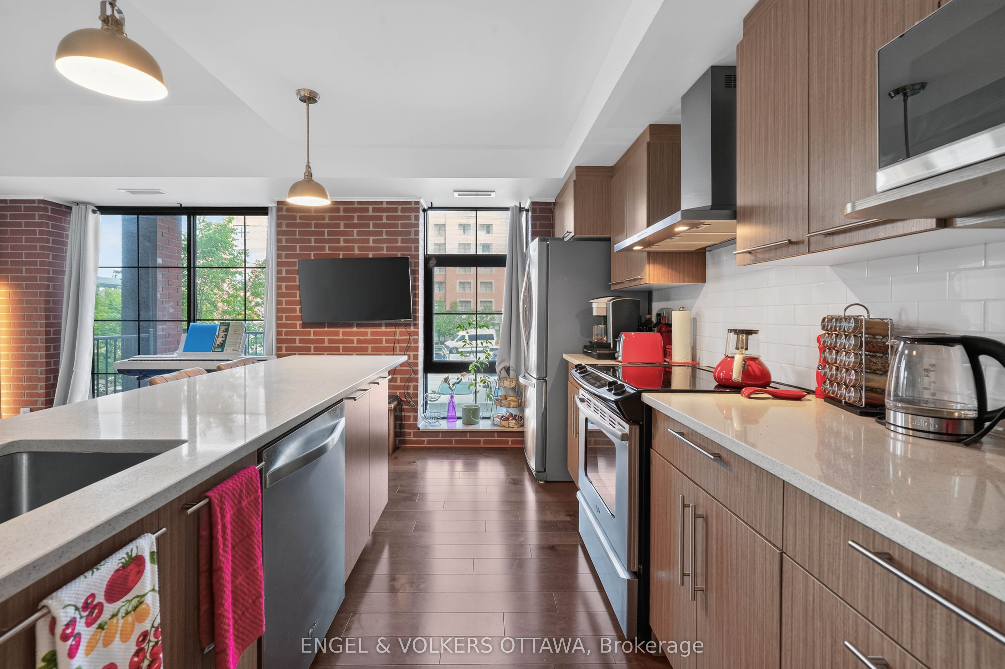 555 Anand Private 206 Property Photo 6
