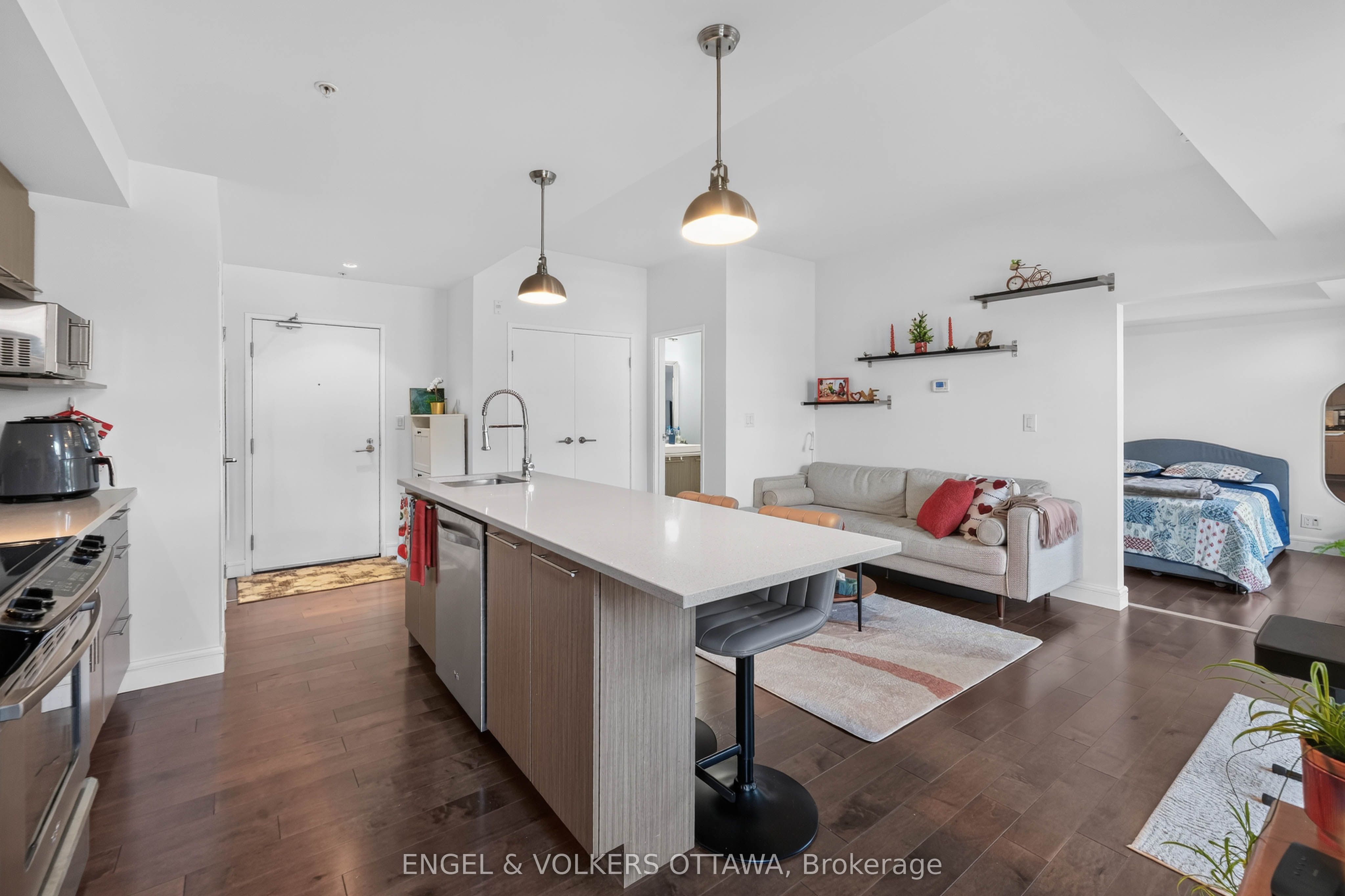 555 Anand Private 206 Property Photo 8