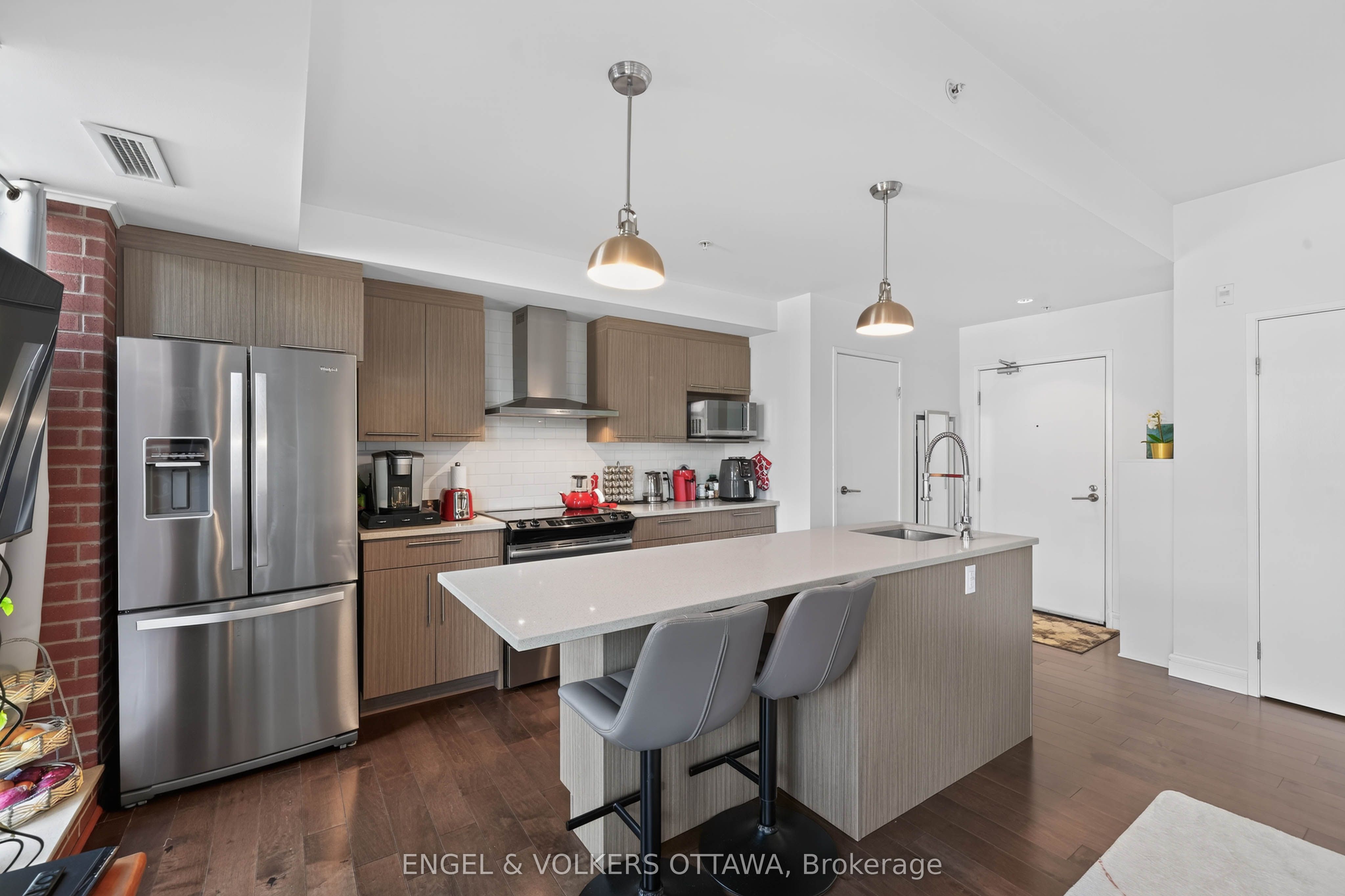 555 Anand Private 206 Property Photo 9