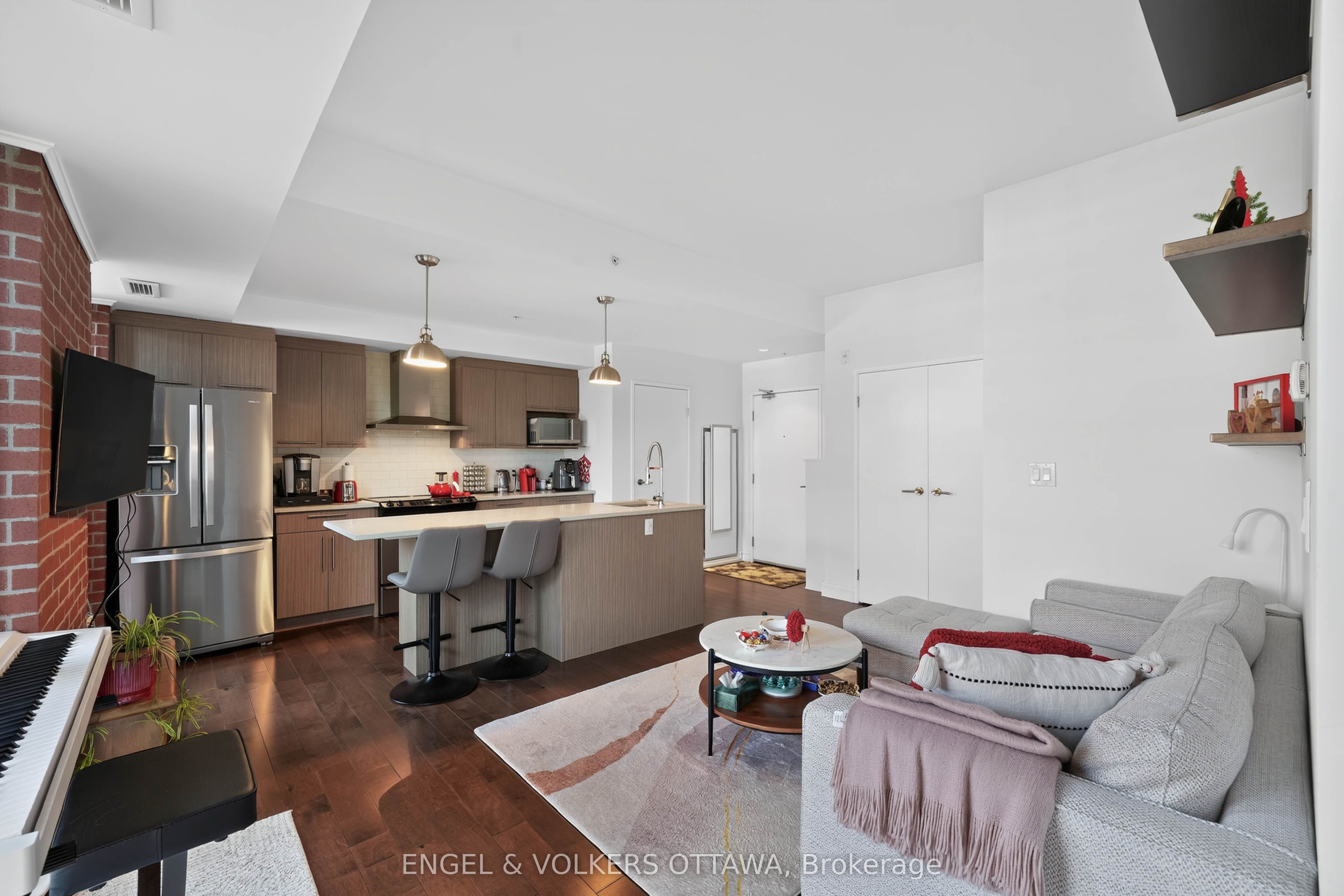 555 Anand Private 206 Property Photo 11