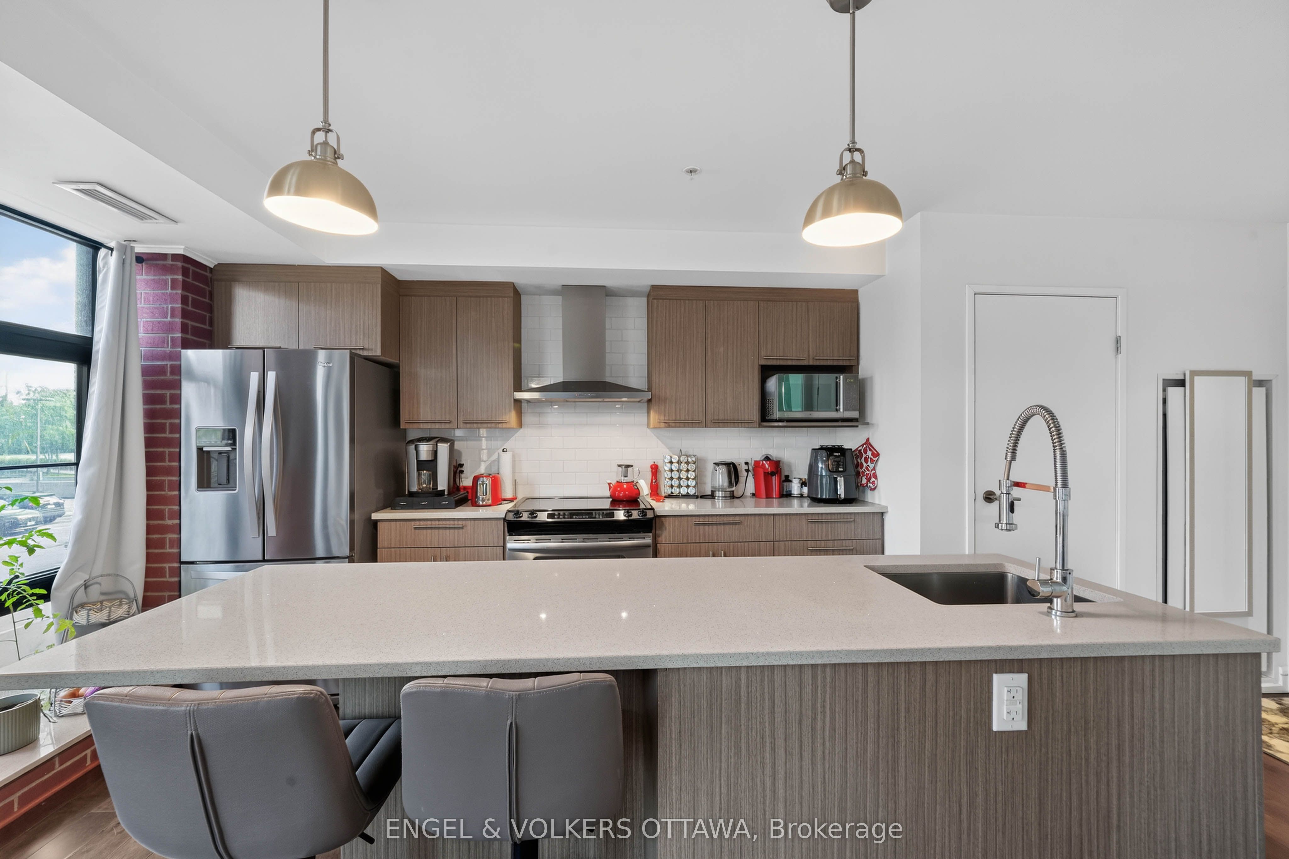 555 Anand Private 206 Property Photo 12