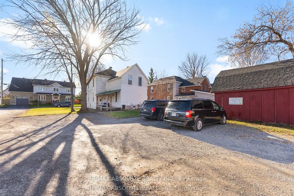 27 Macdonald Street S Property Photo 11