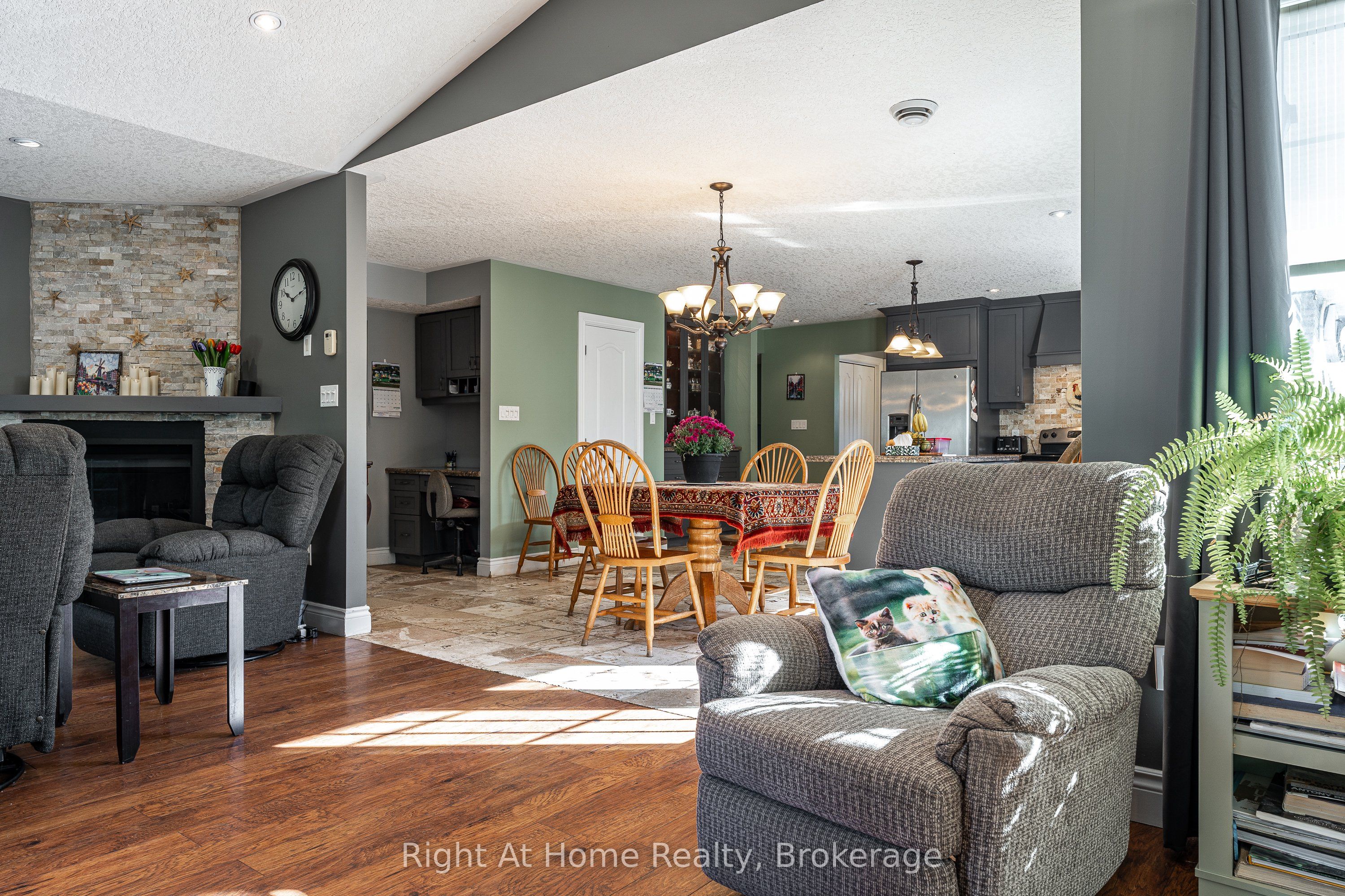 4303 119 Highway Property Photo 13