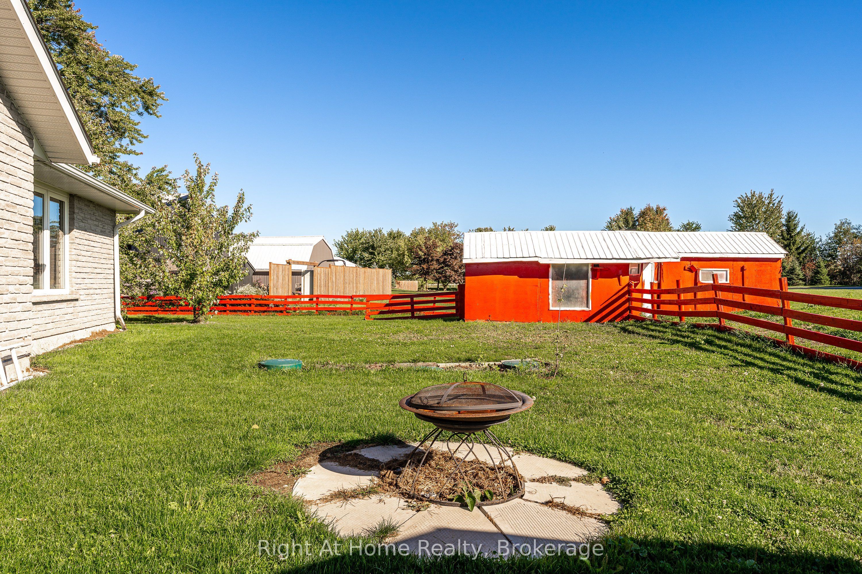 4303 119 Highway Property Photo 36
