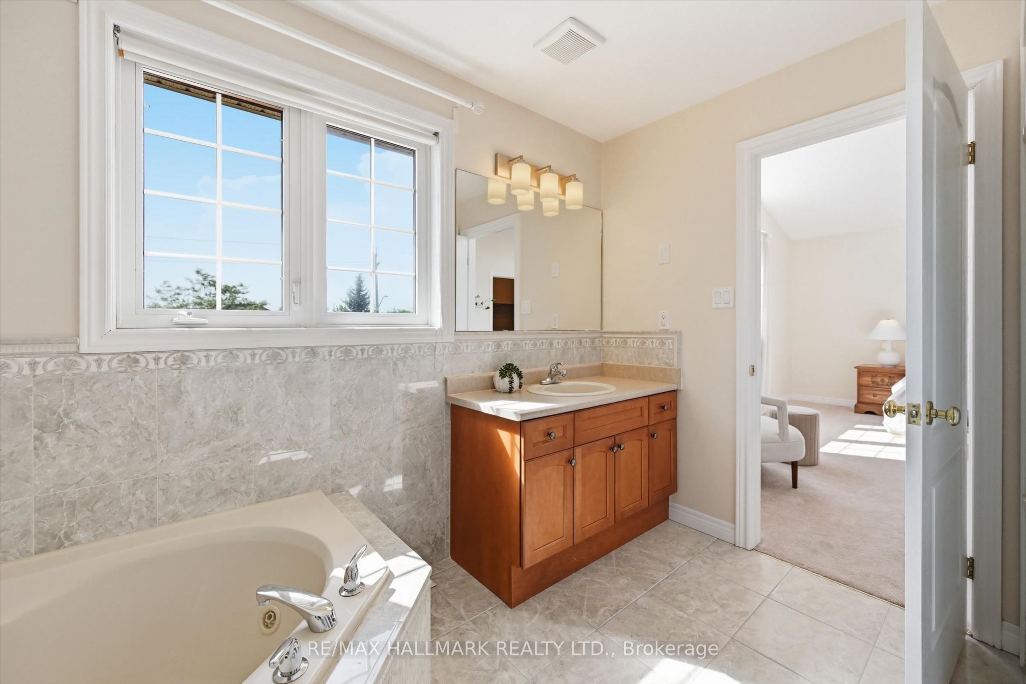 82 Second Road W Property Photo 34