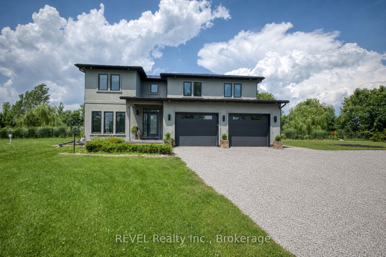 1009 Canboro Road Property Photo 2