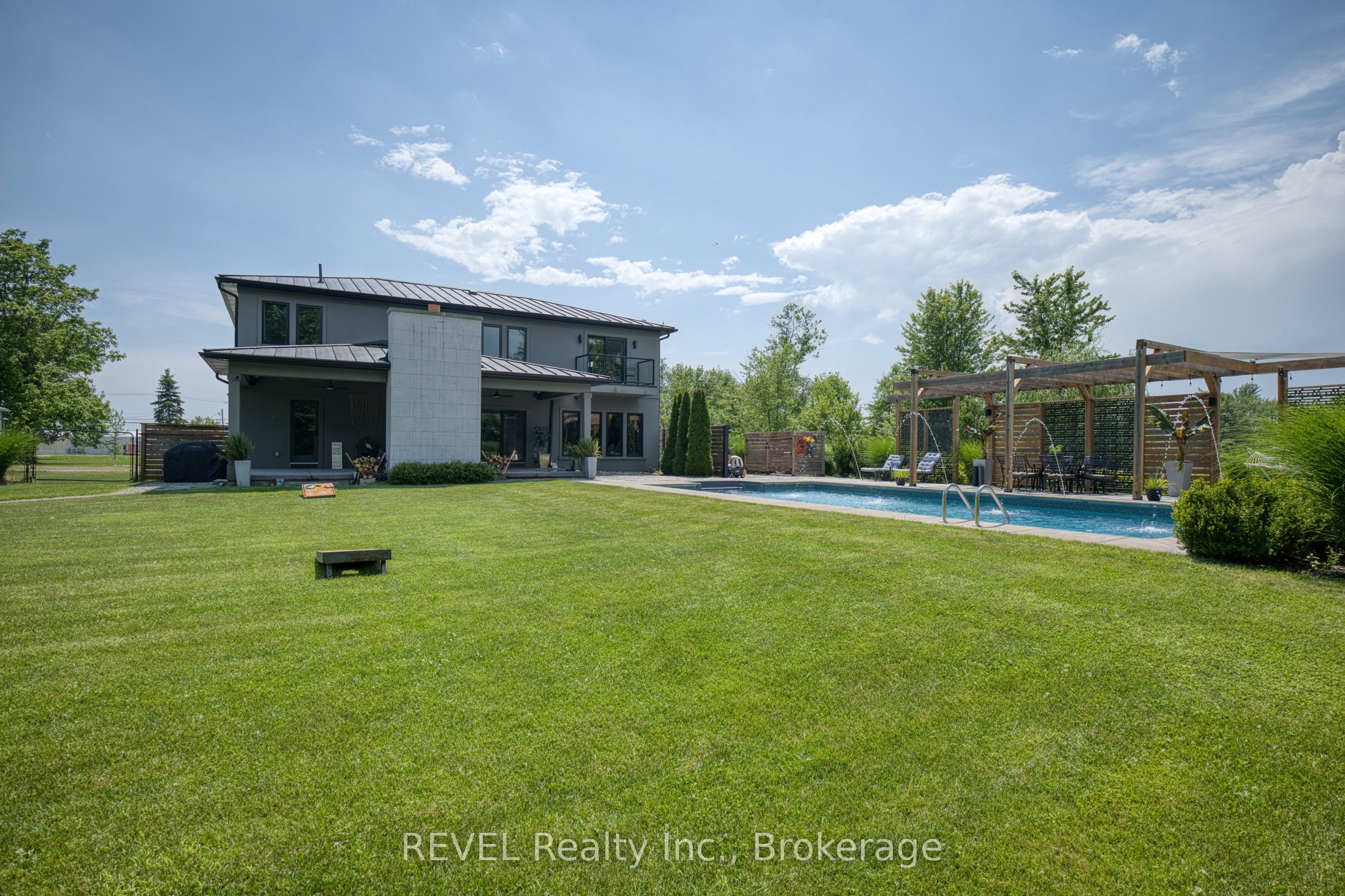 1009 Canboro Road Property Photo 5