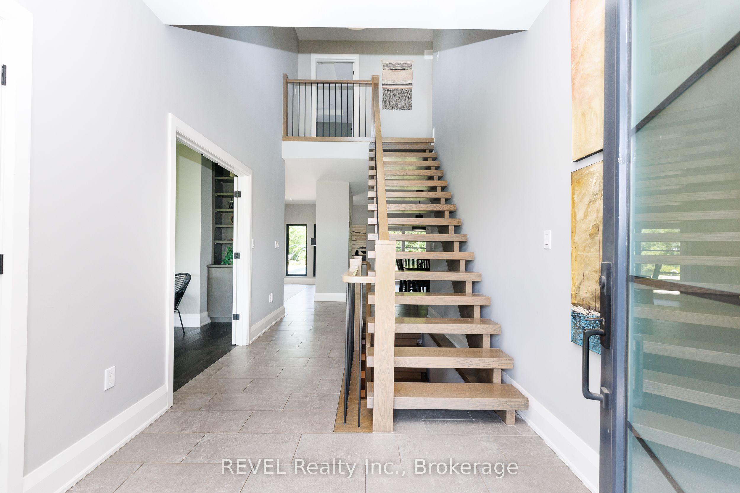1009 Canboro Road Property Photo 8
