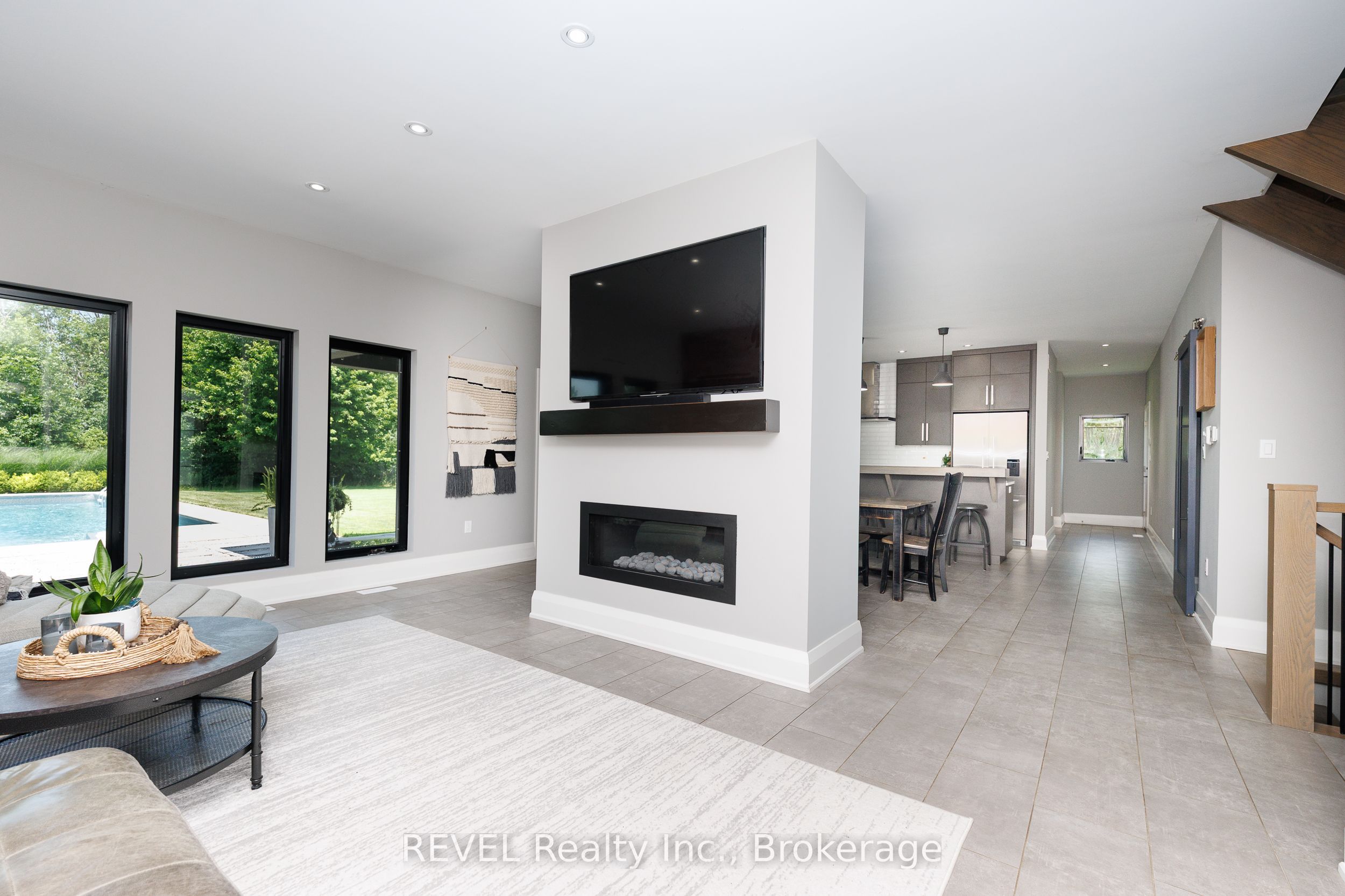 1009 Canboro Road Property Photo 14