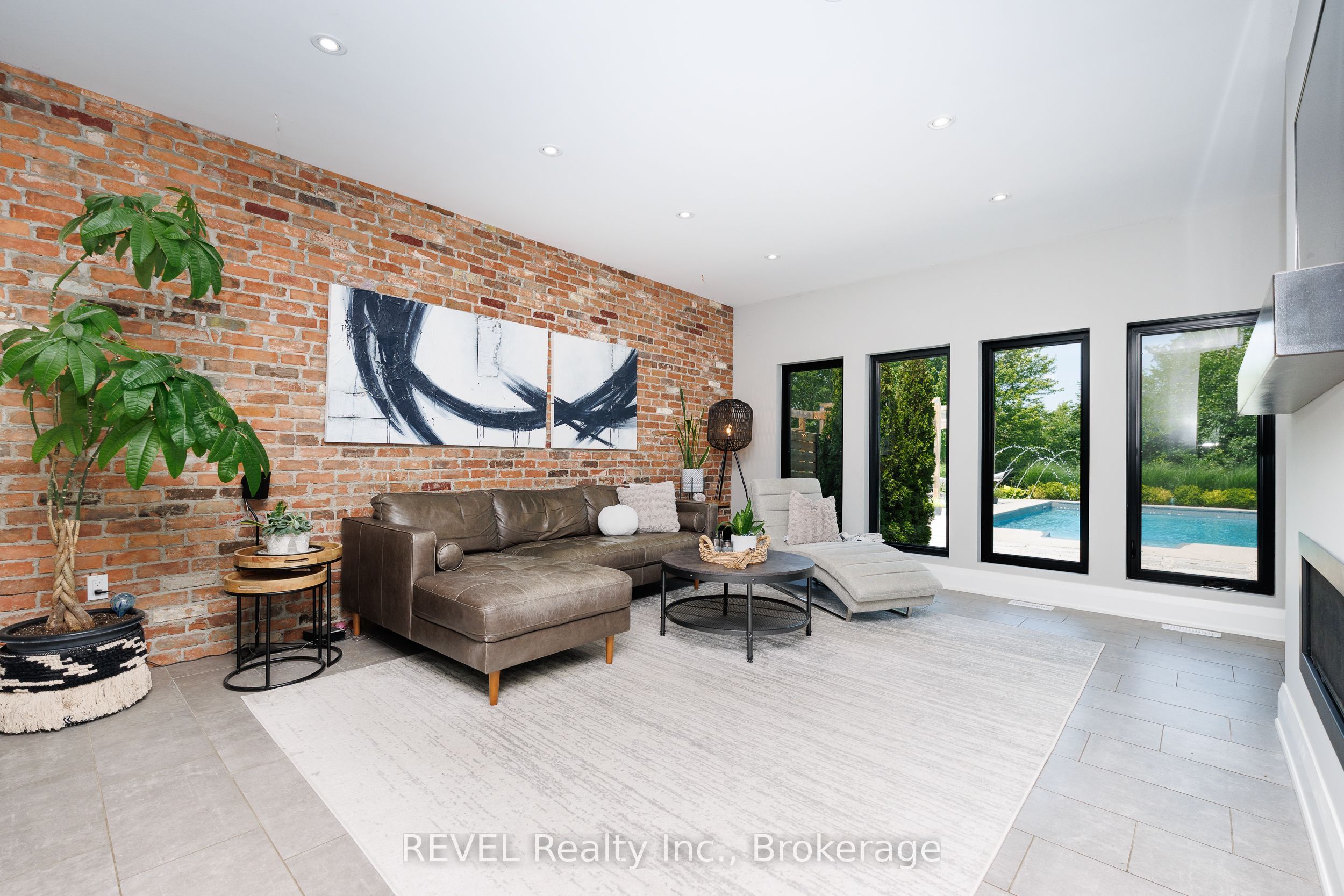 1009 Canboro Road Property Photo 16