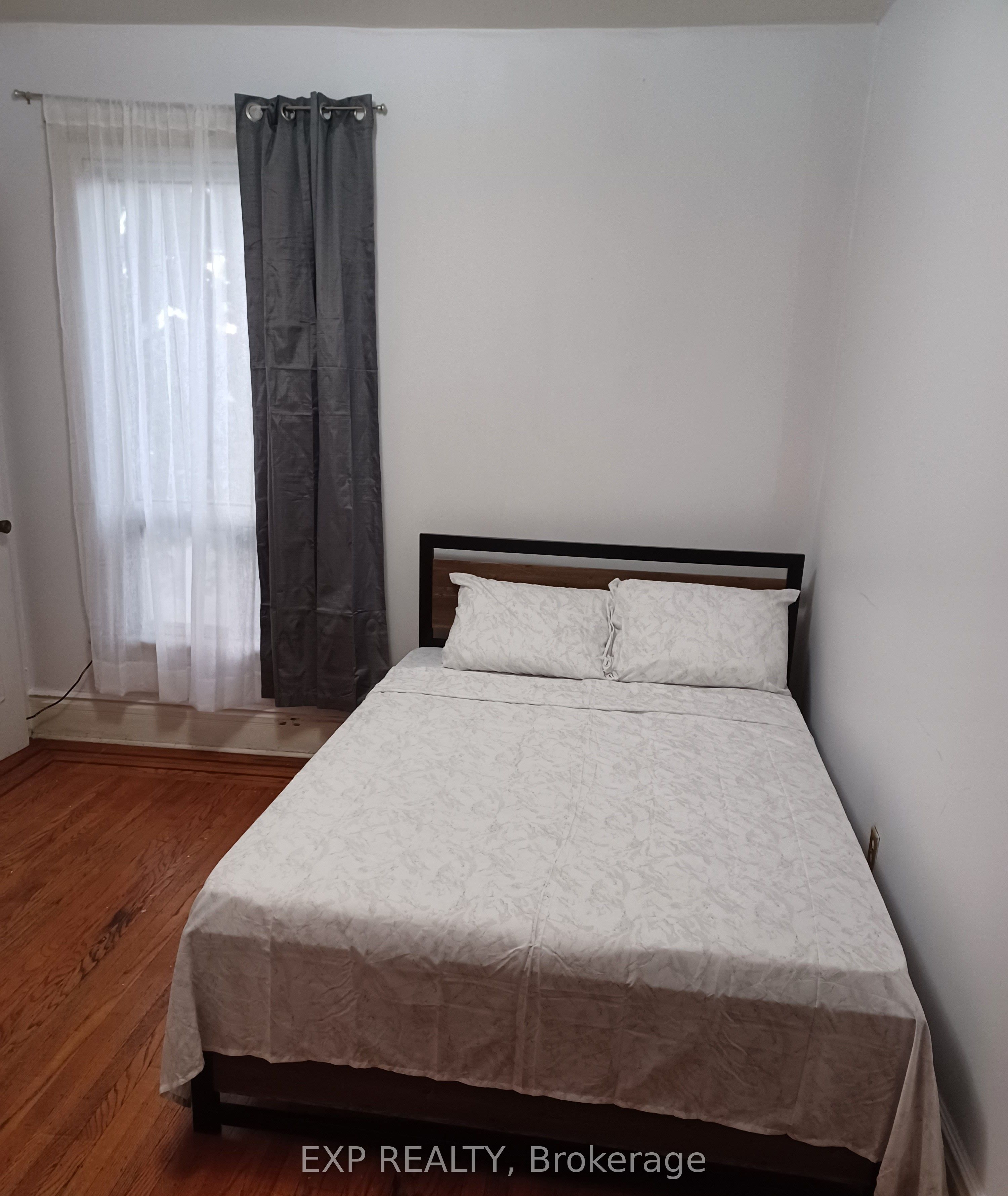 521 Barton Street E Property Photo 5