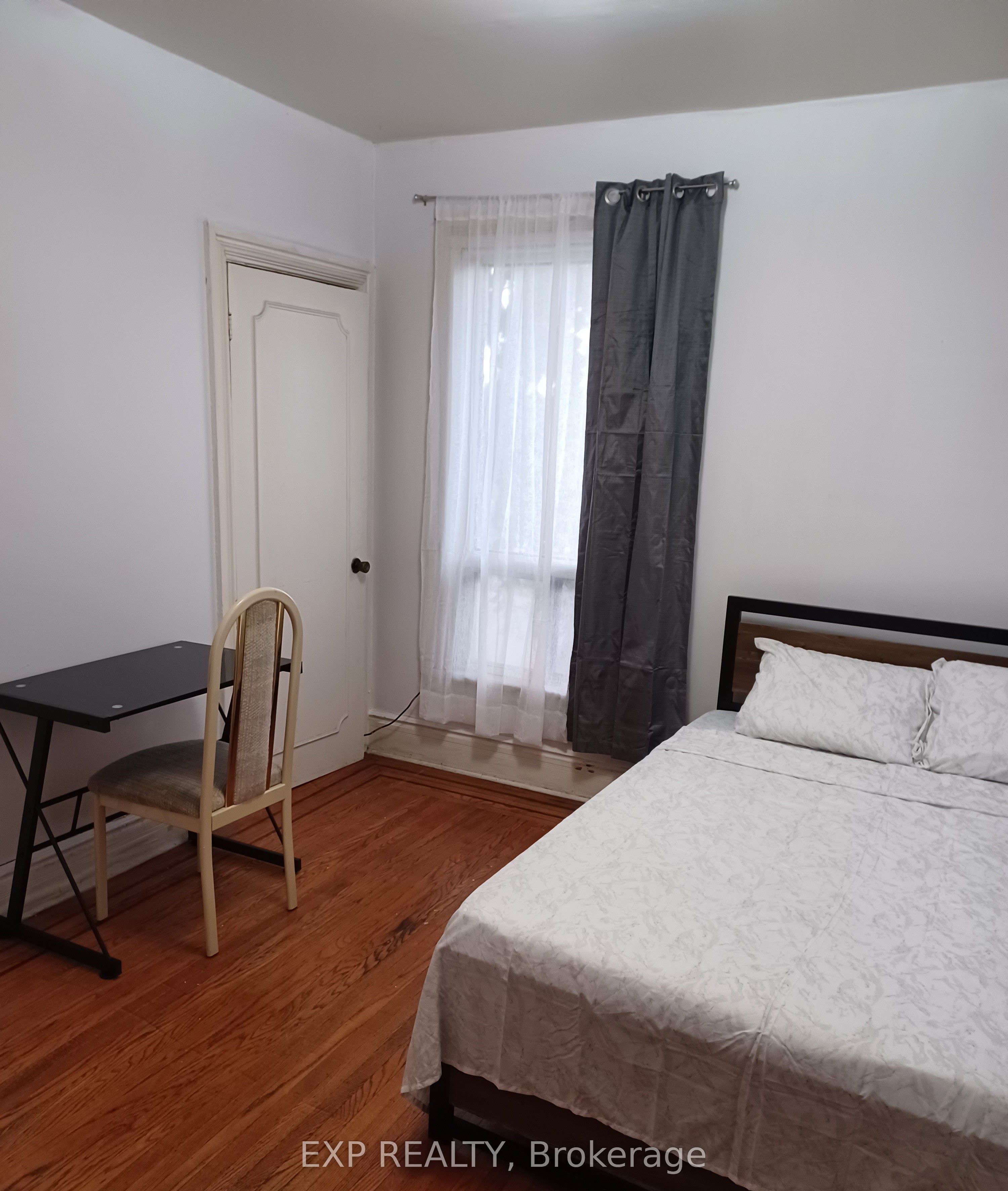 521 Barton Street E Property Photo 6