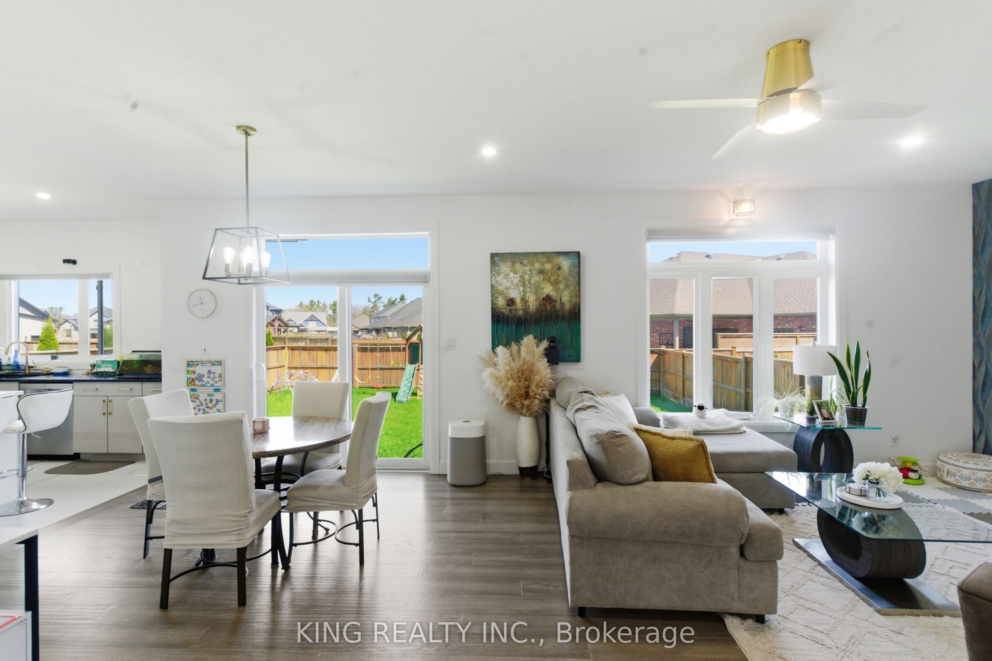 200 Boardwalk Way Property Photo 5