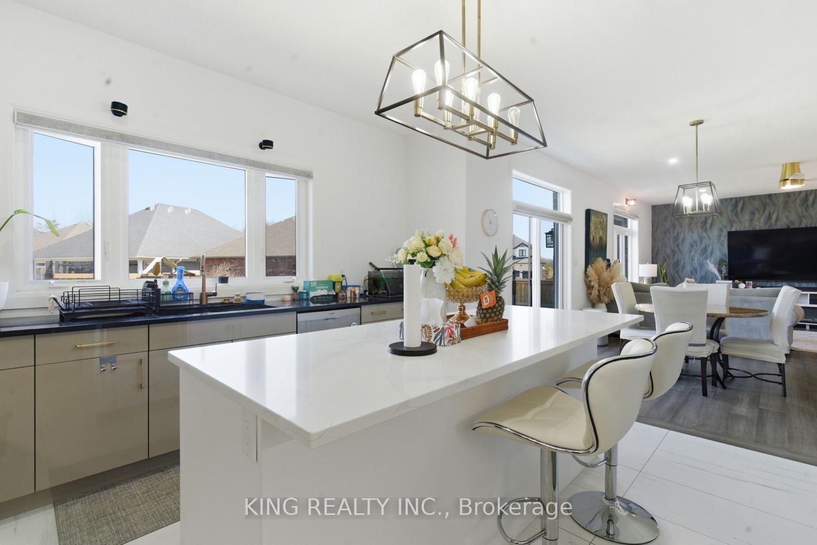 200 Boardwalk Way Property Photo 12