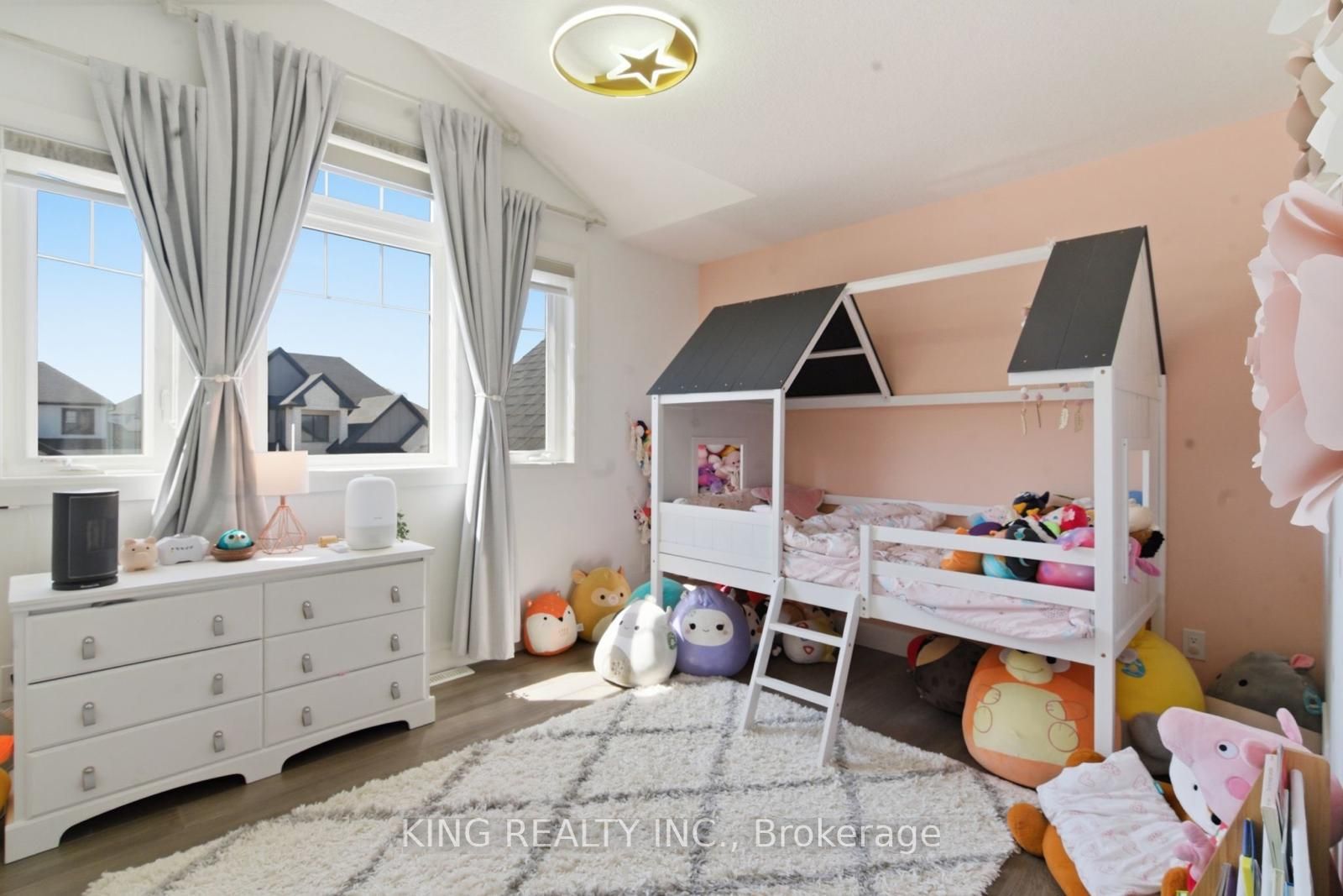 200 Boardwalk Way Property Photo 18
