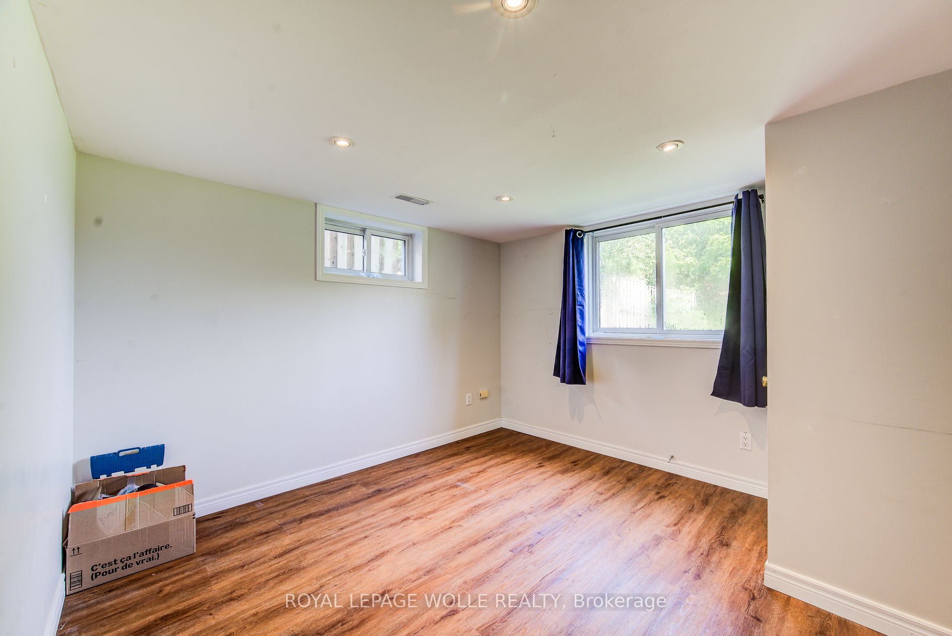 139 Elgin Crescent Property Photo 31