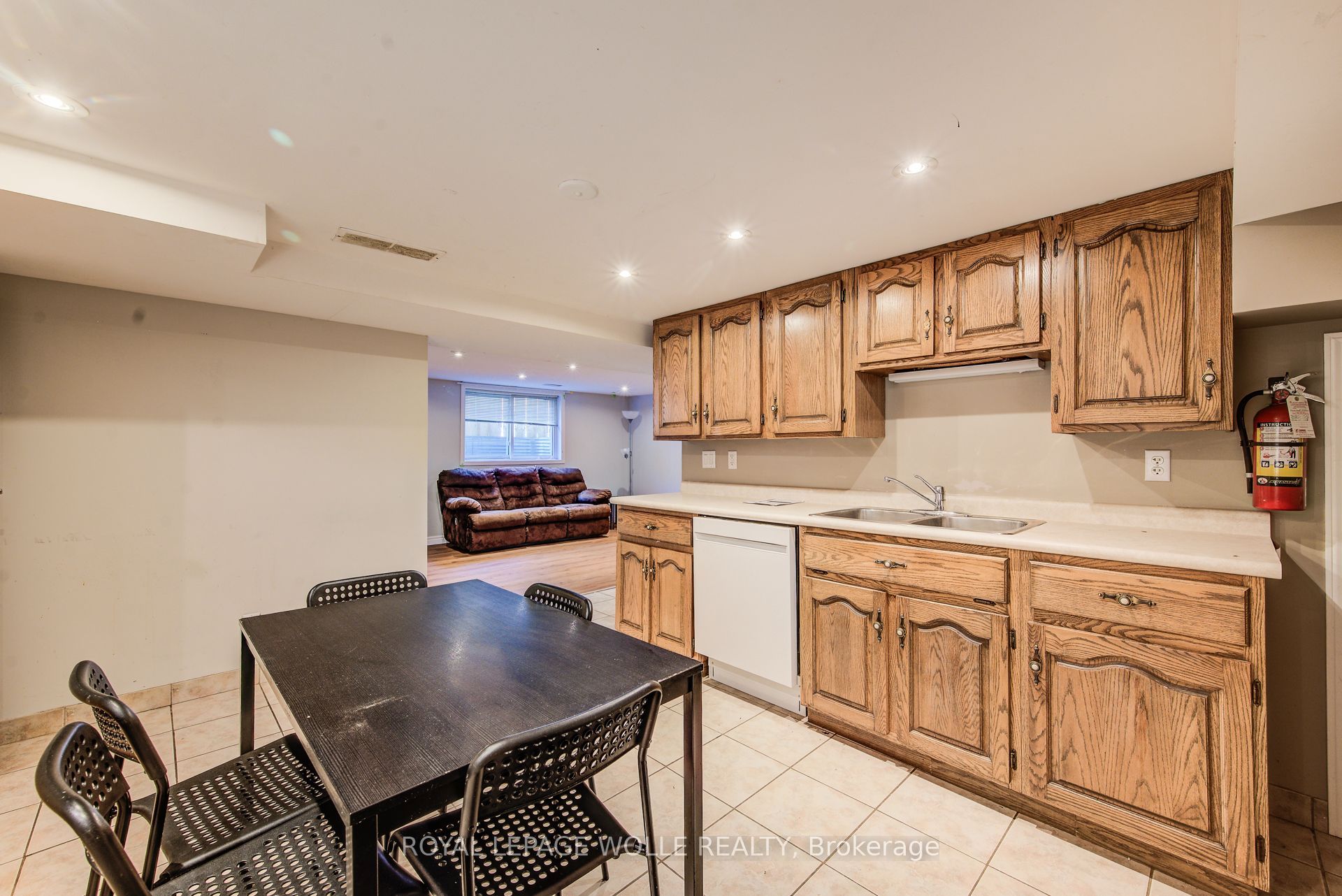 139 Elgin Crescent Property Photo 38