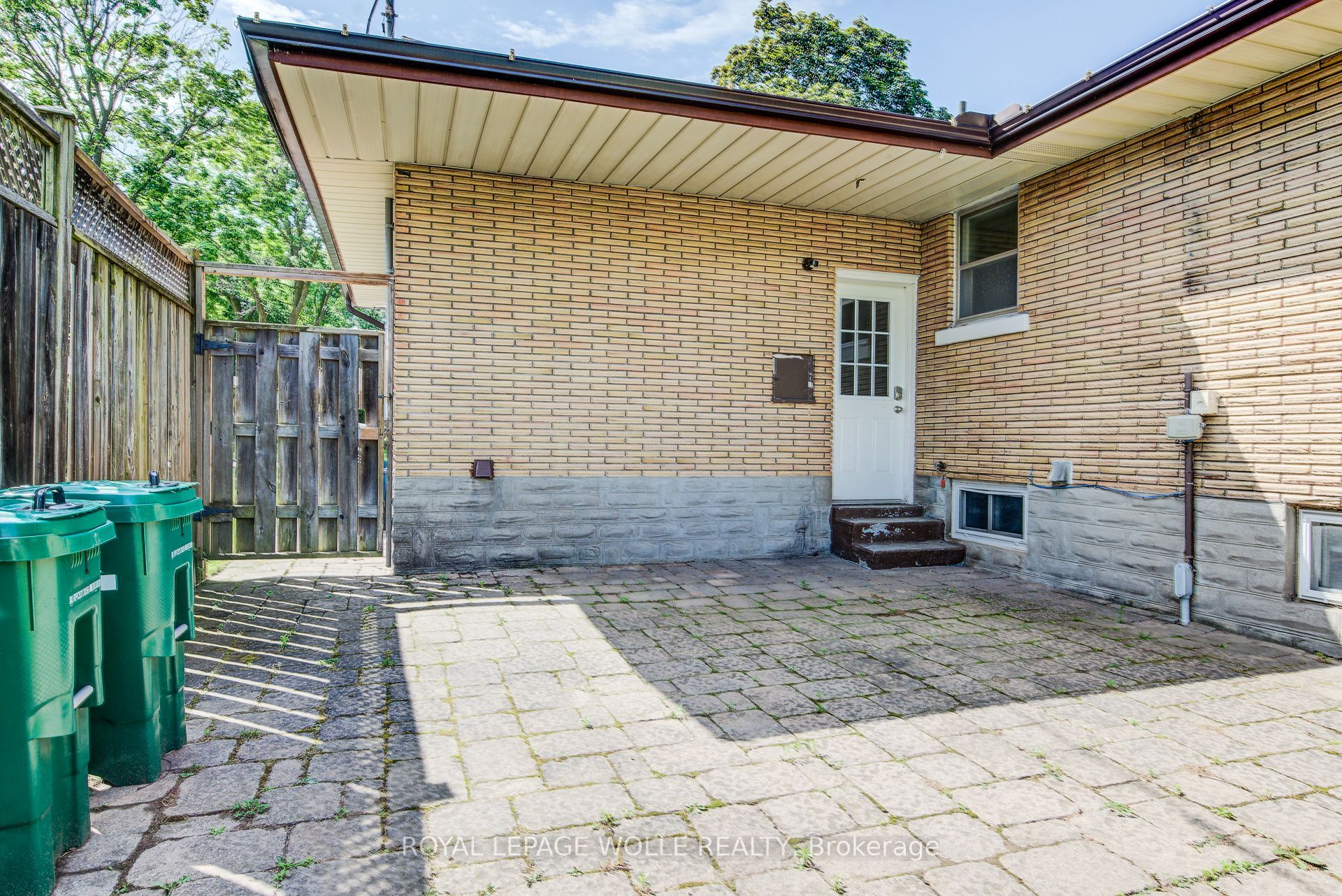 139 Elgin Crescent Property Photo 43