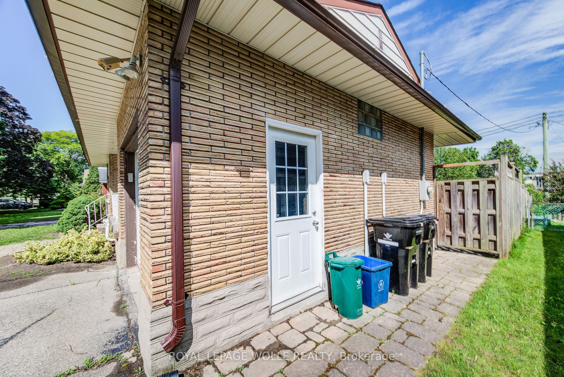 139 Elgin Crescent Property Photo 44